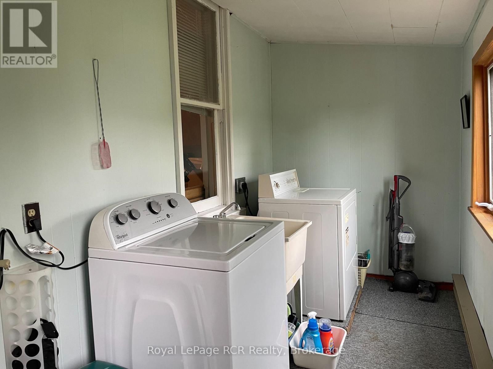 












504482 GREY RD 12

,
West Grey,







Ontario
N0C1H0

