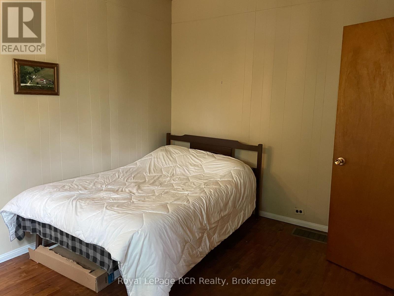 












504482 GREY RD 12

,
West Grey,







Ontario
N0C1H0

