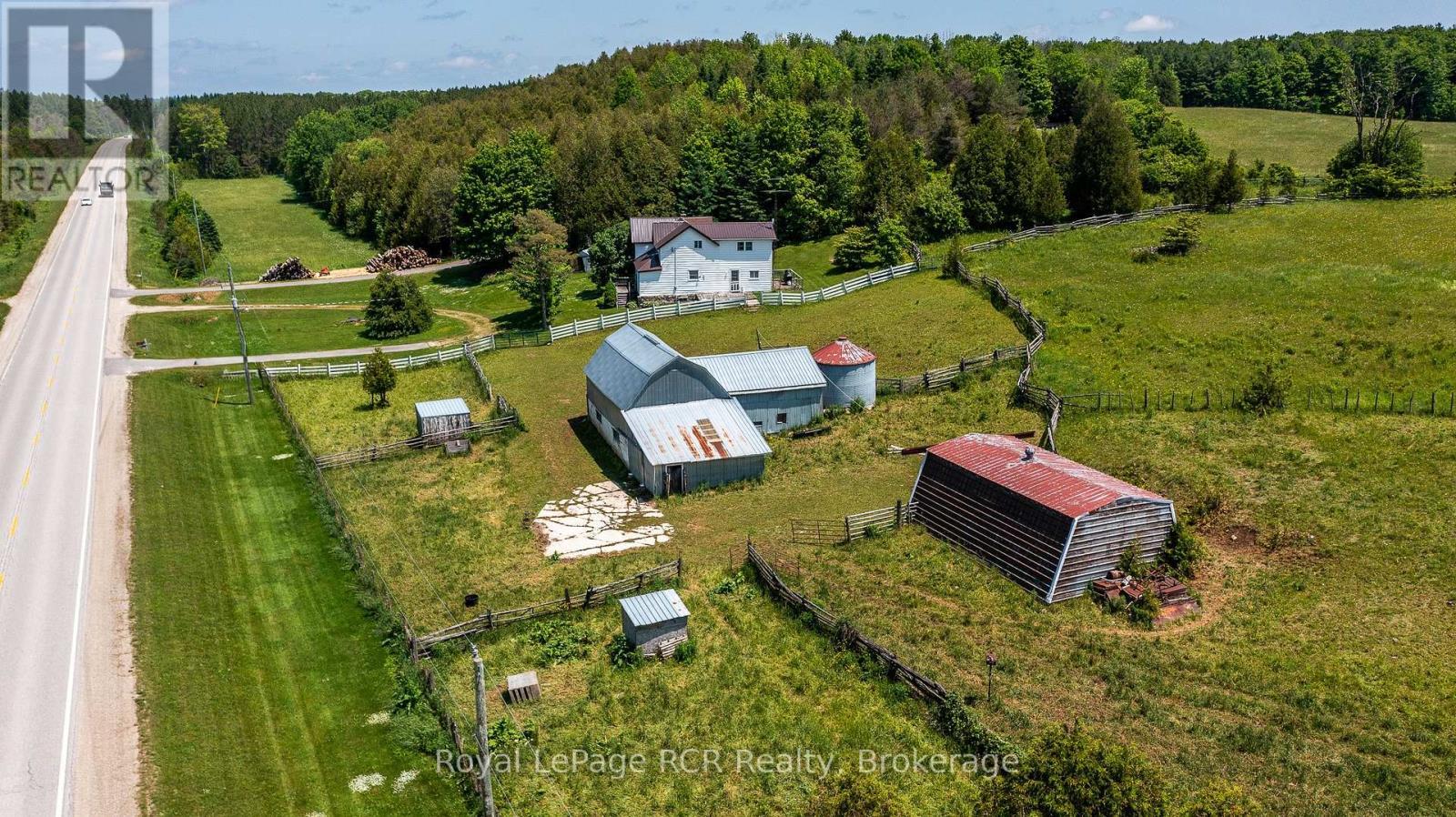 












504482 GREY RD 12

,
West Grey,







Ontario
N0C1H0

