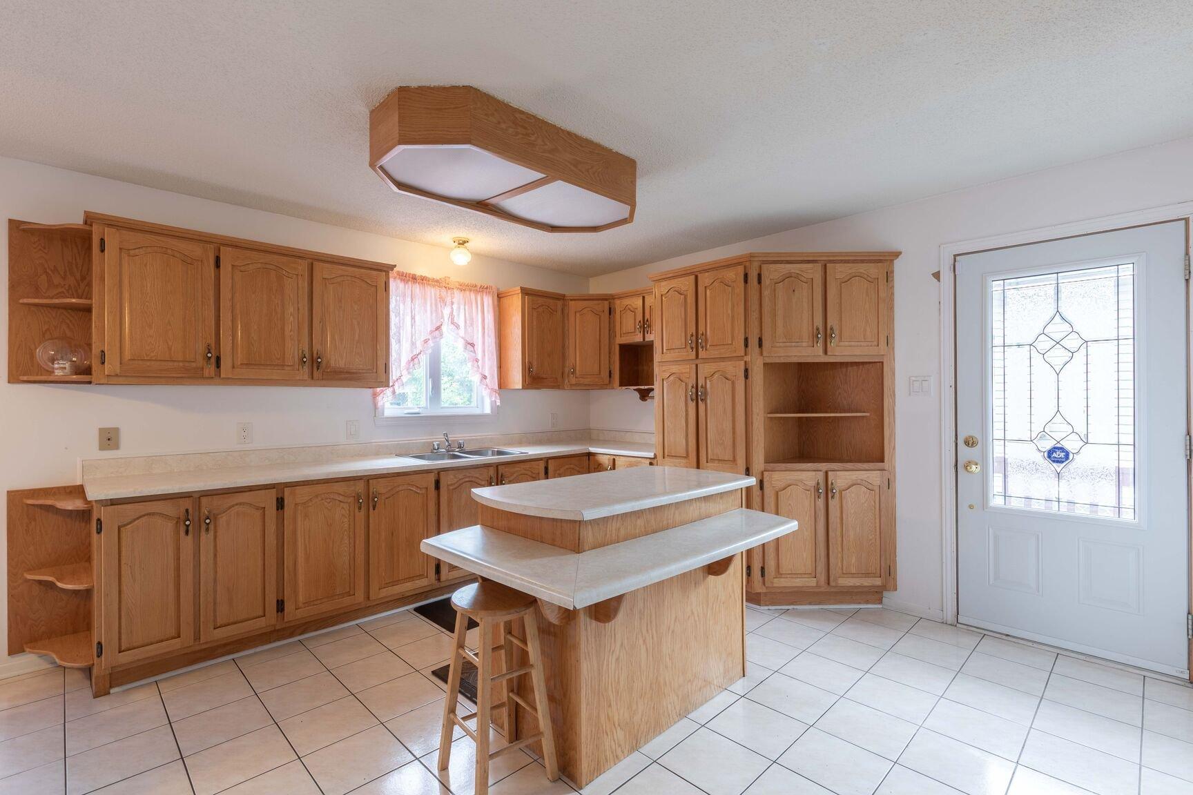 









794


Boul. St-René E.

,
Gatineau (Gatineau),




QC
J8P1T3

