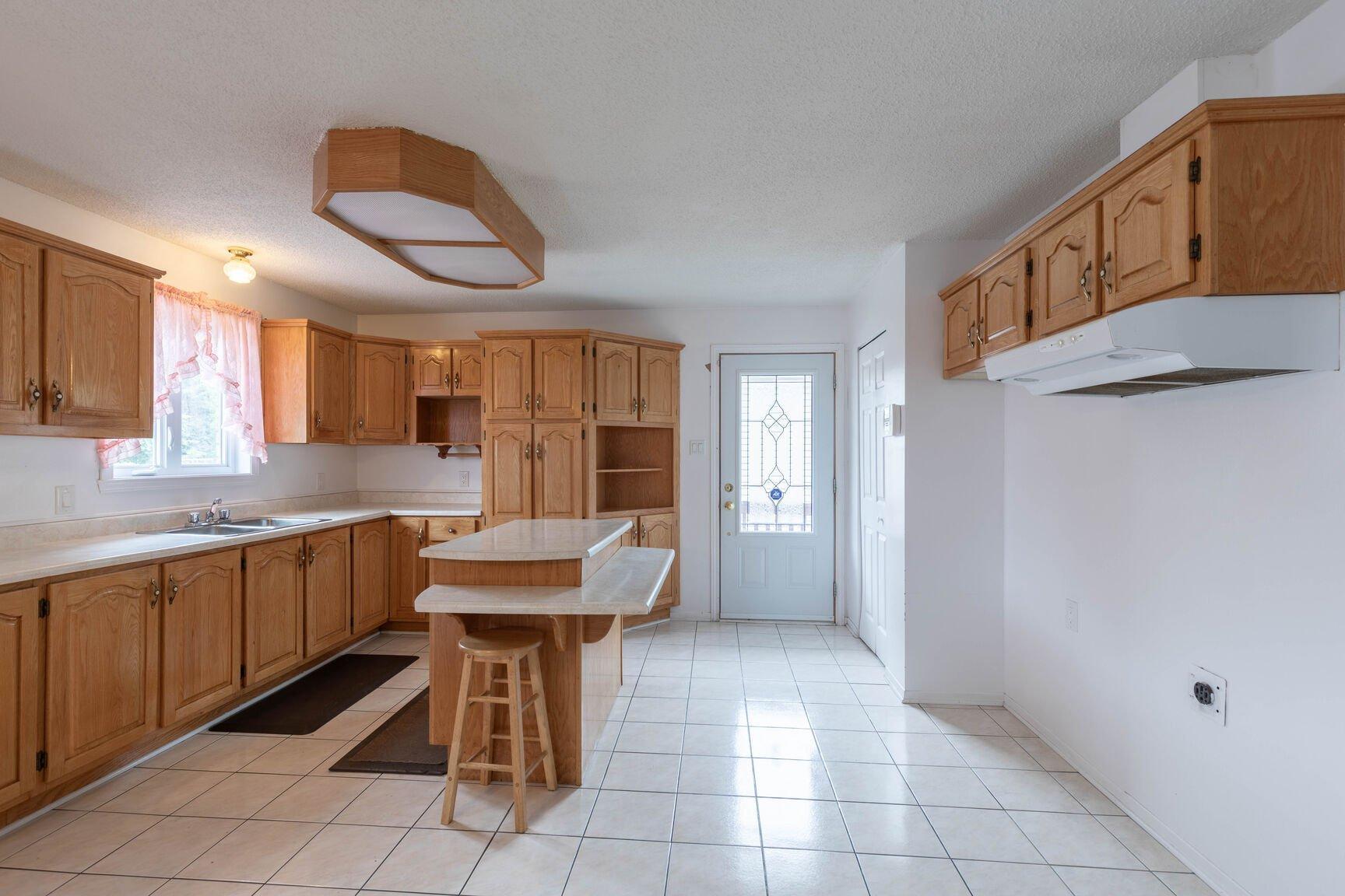 









794


Boul. St-René E.

,
Gatineau (Gatineau),




QC
J8P1T3

