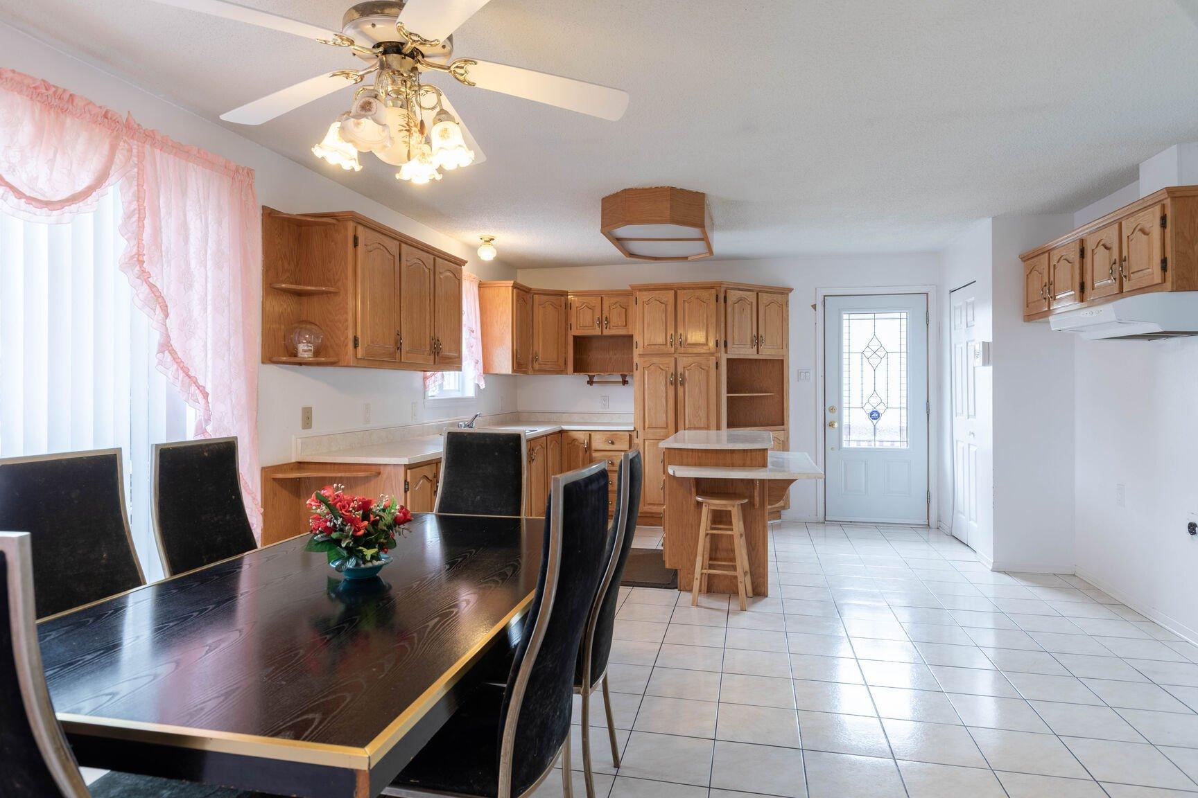 









794


Boul. St-René E.

,
Gatineau (Gatineau),




QC
J8P1T3

