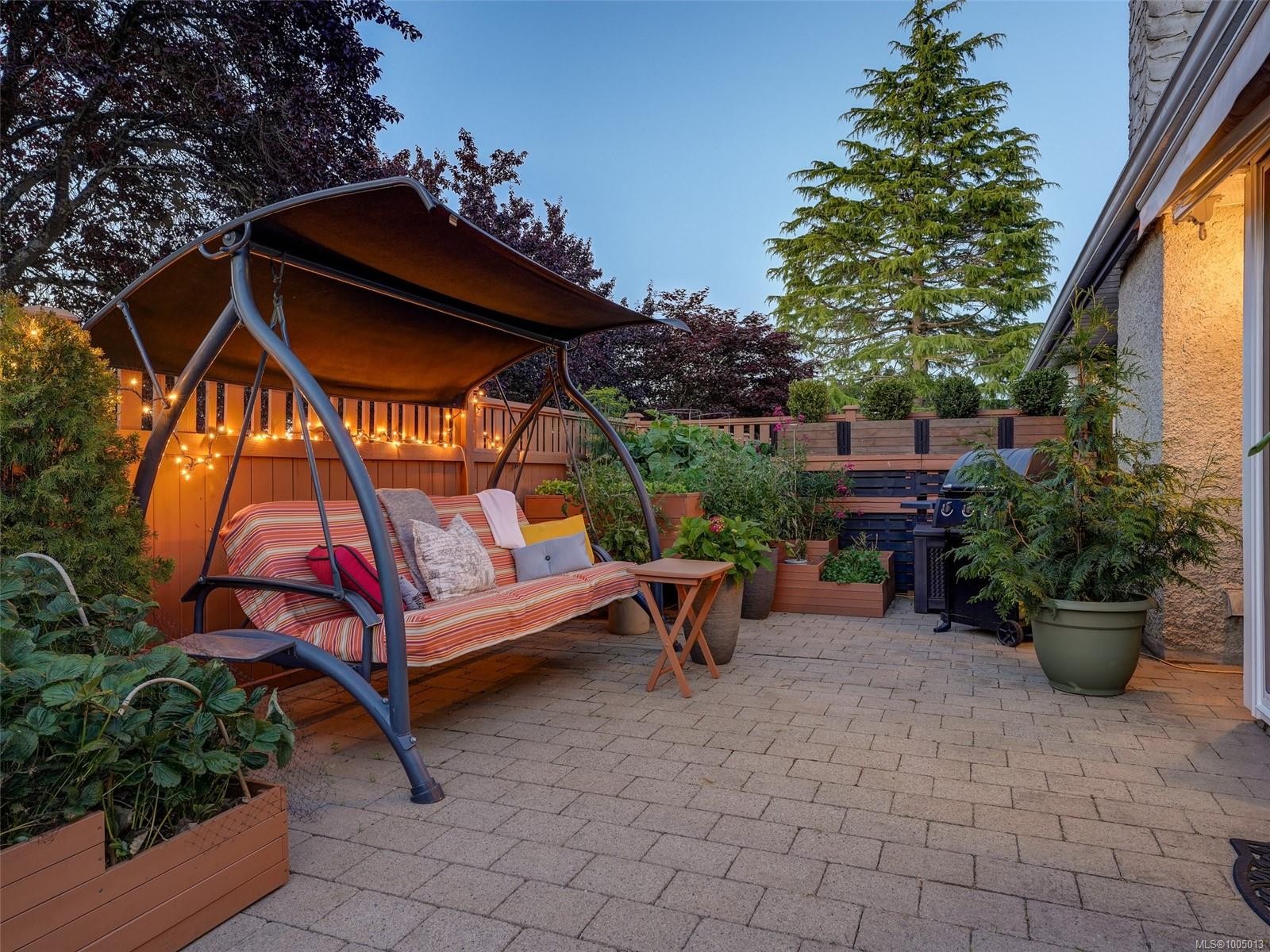 









2135


Amelia

Ave, 80,
Sidney,




BC
V8L 5V7


