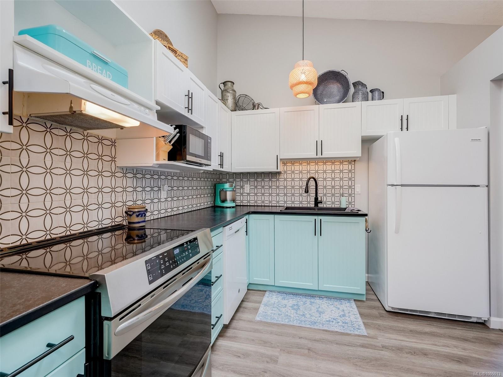 









2135


Amelia

Ave, 80,
Sidney,




BC
V8L 5V7

