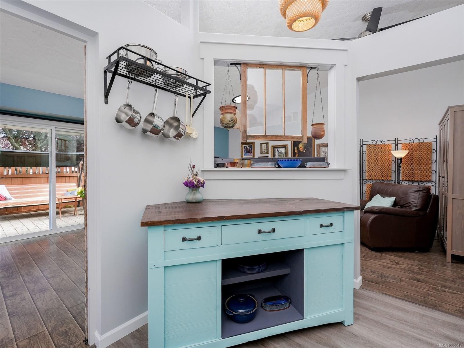 









2135


Amelia

Ave, 80,
Sidney,




BC
V8L 5V7


