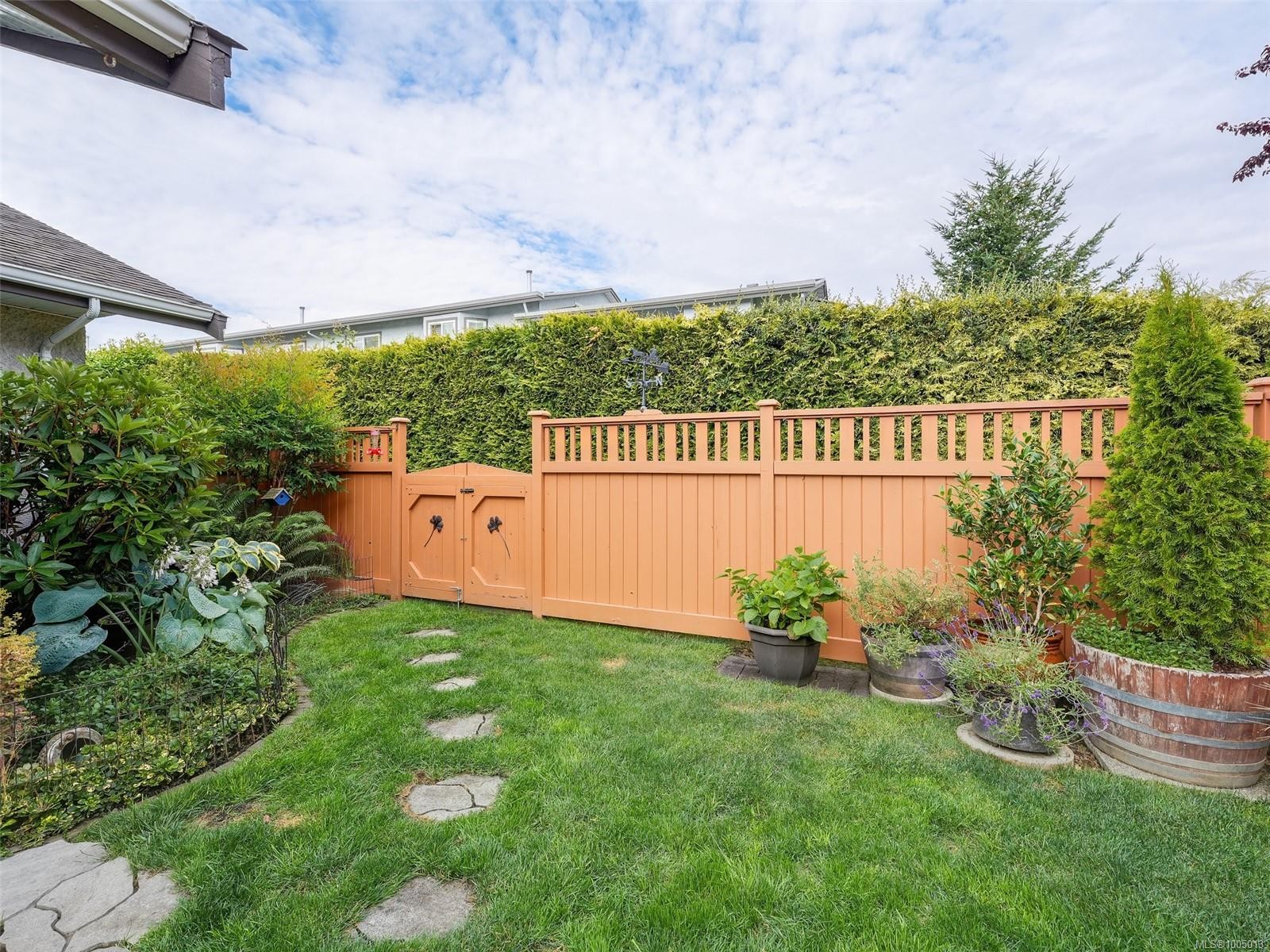









2135


Amelia

Ave, 80,
Sidney,




BC
V8L 5V7

