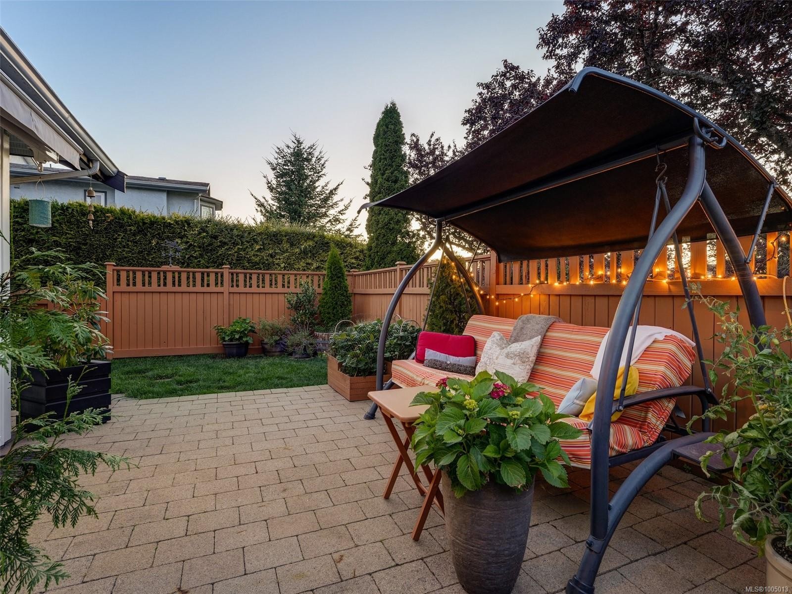 









2135


Amelia

Ave, 80,
Sidney,




BC
V8L 5V7

