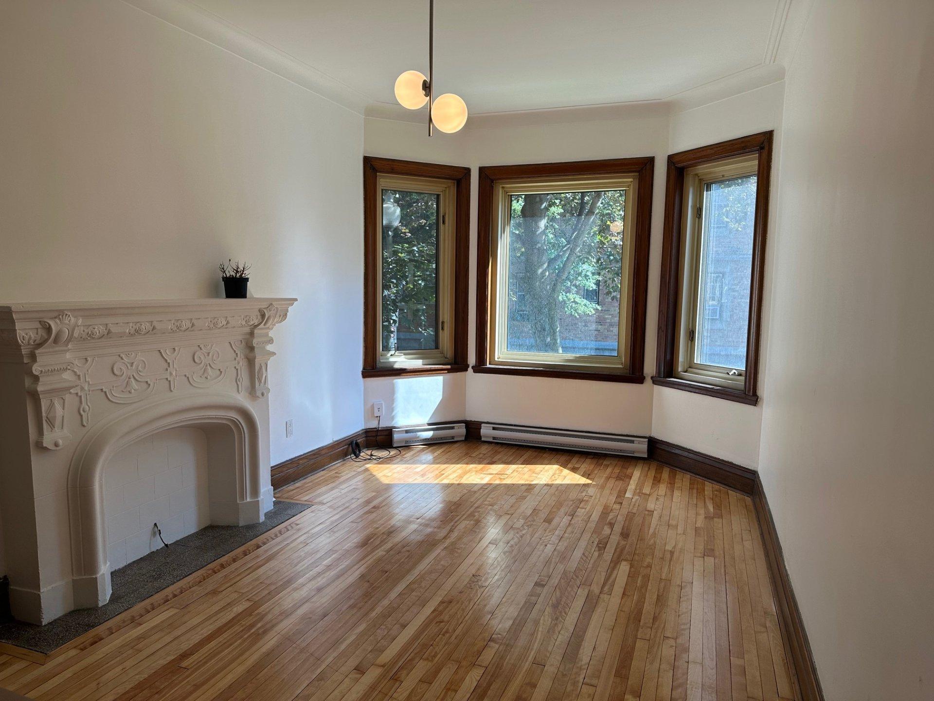









388


Av. Olivier

, 2,
Westmount,




QC
H3Z2C9

