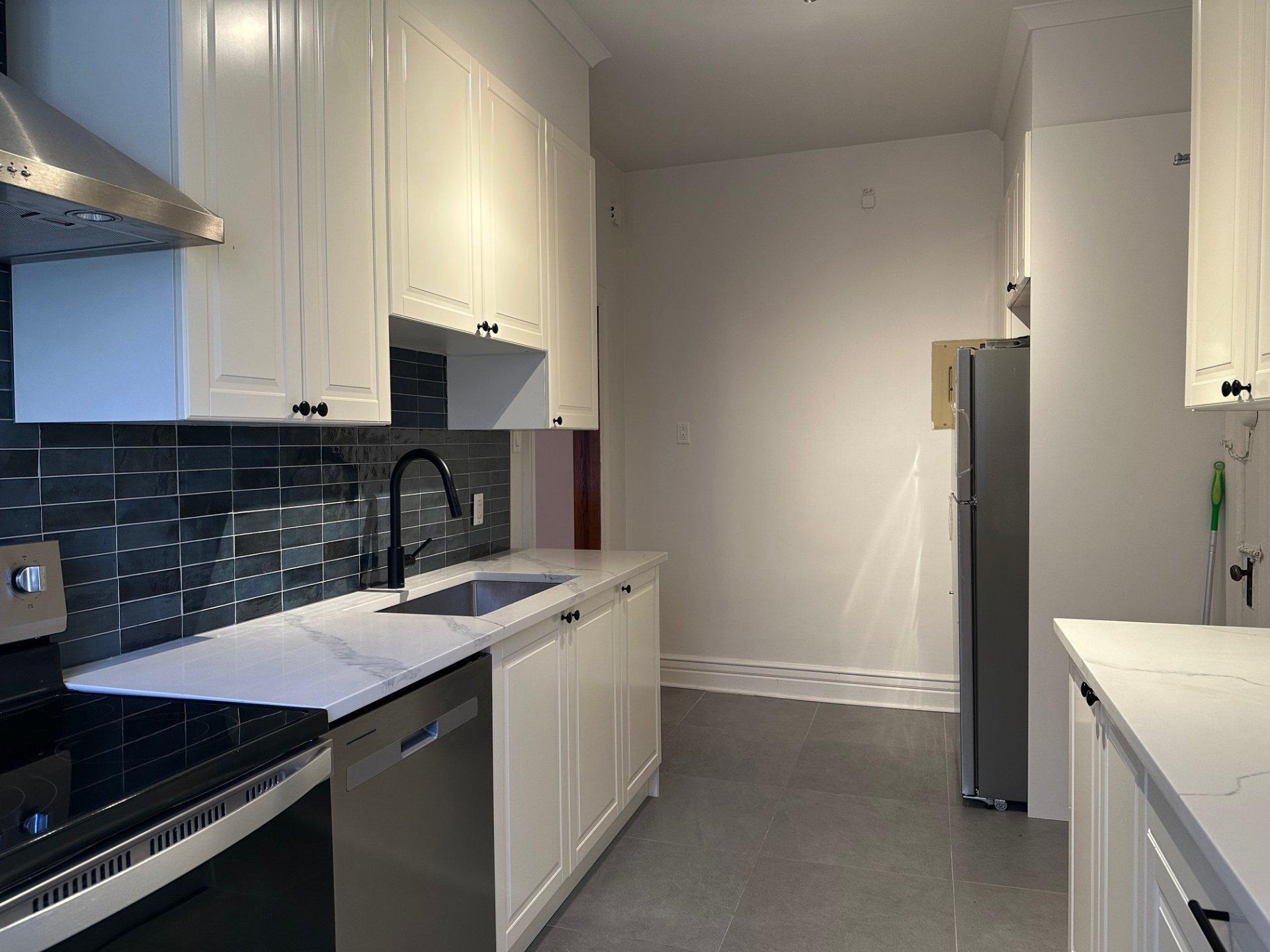 









388


Av. Olivier

, 2,
Westmount,




QC
H3Z2C9

