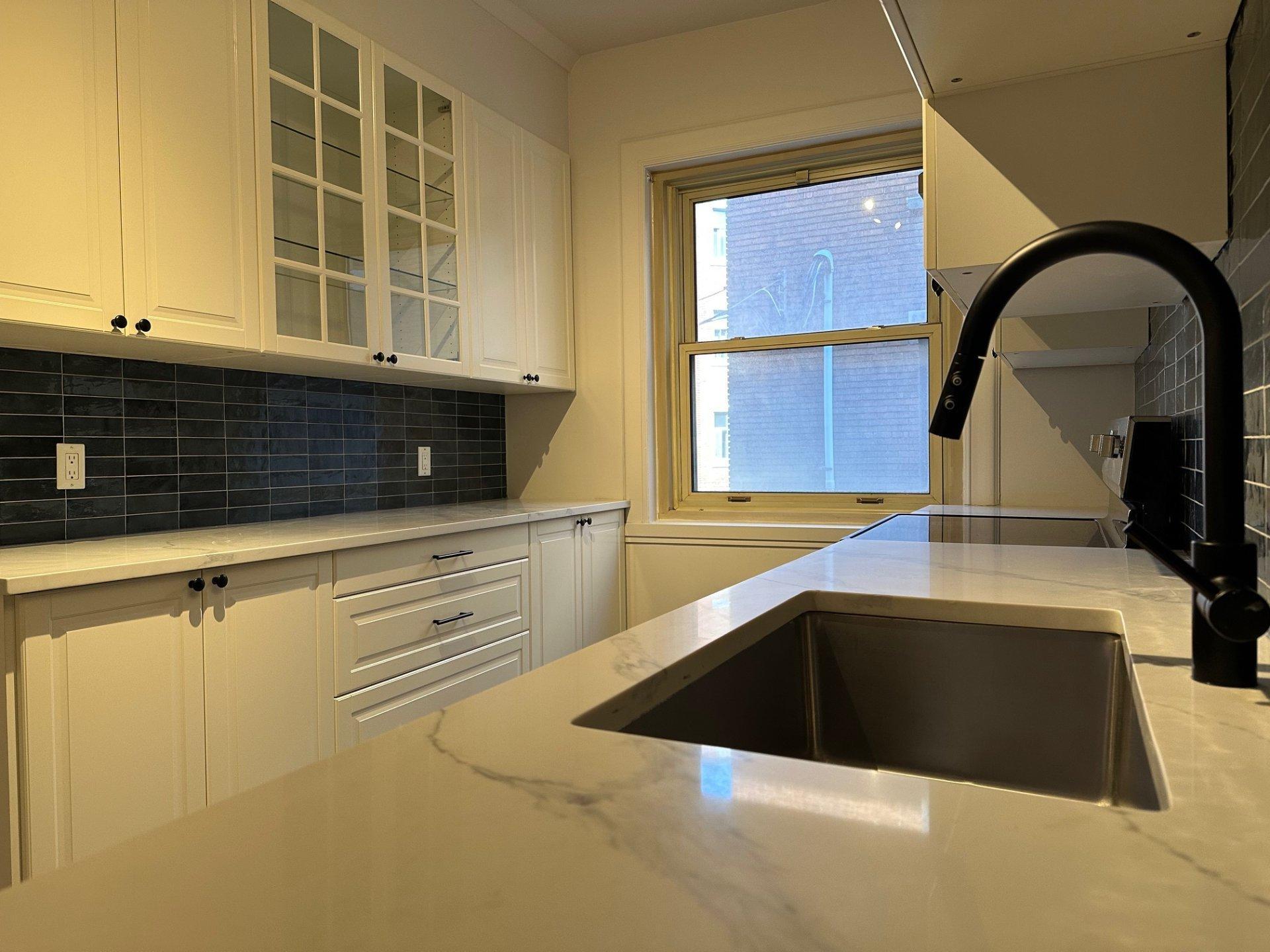 









388


Av. Olivier

, 2,
Westmount,




QC
H3Z2C9


