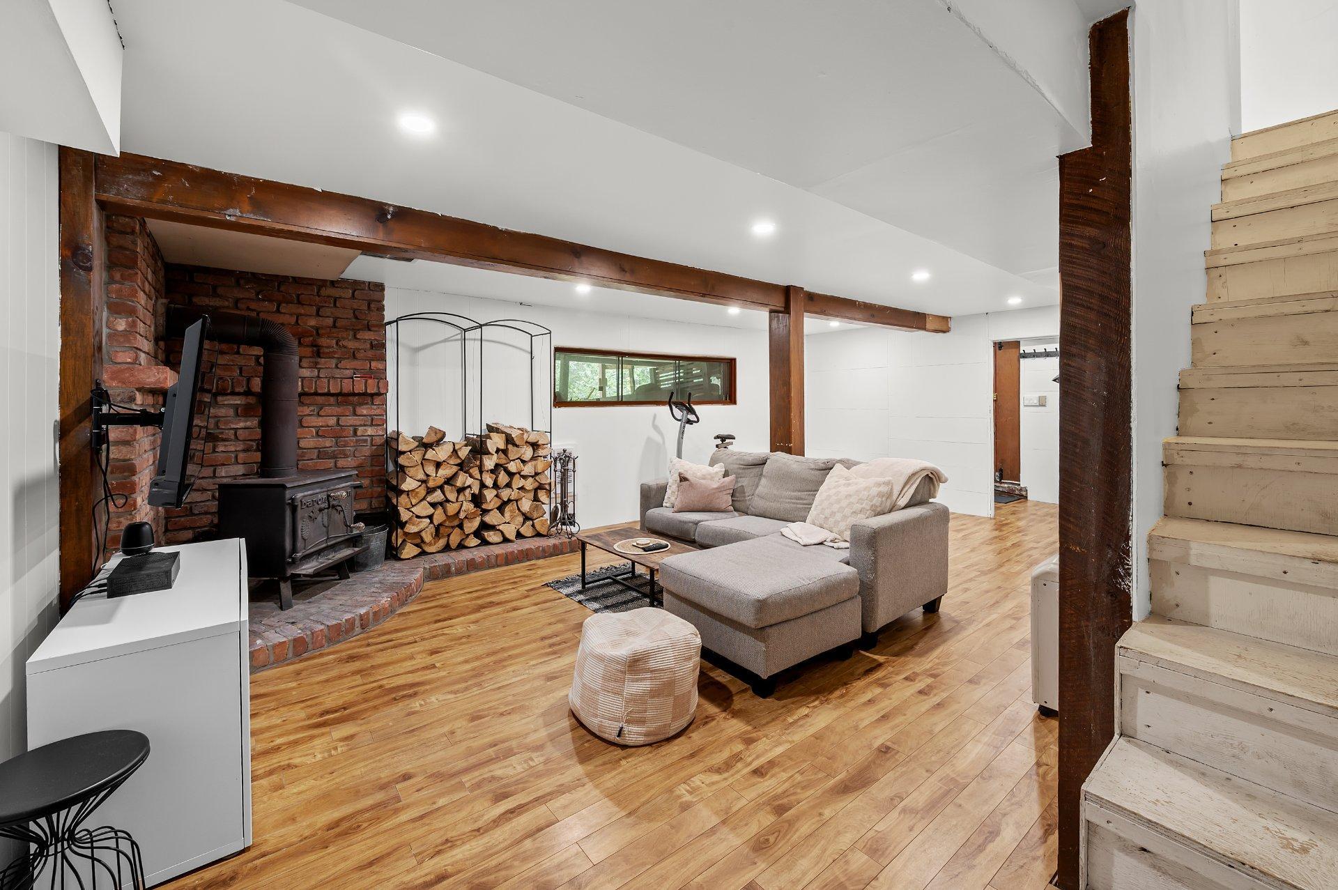 









1125


Ch. du Mont-Arpin

,
Sainte-Agathe-des-Monts,




QC
J8C0N1

