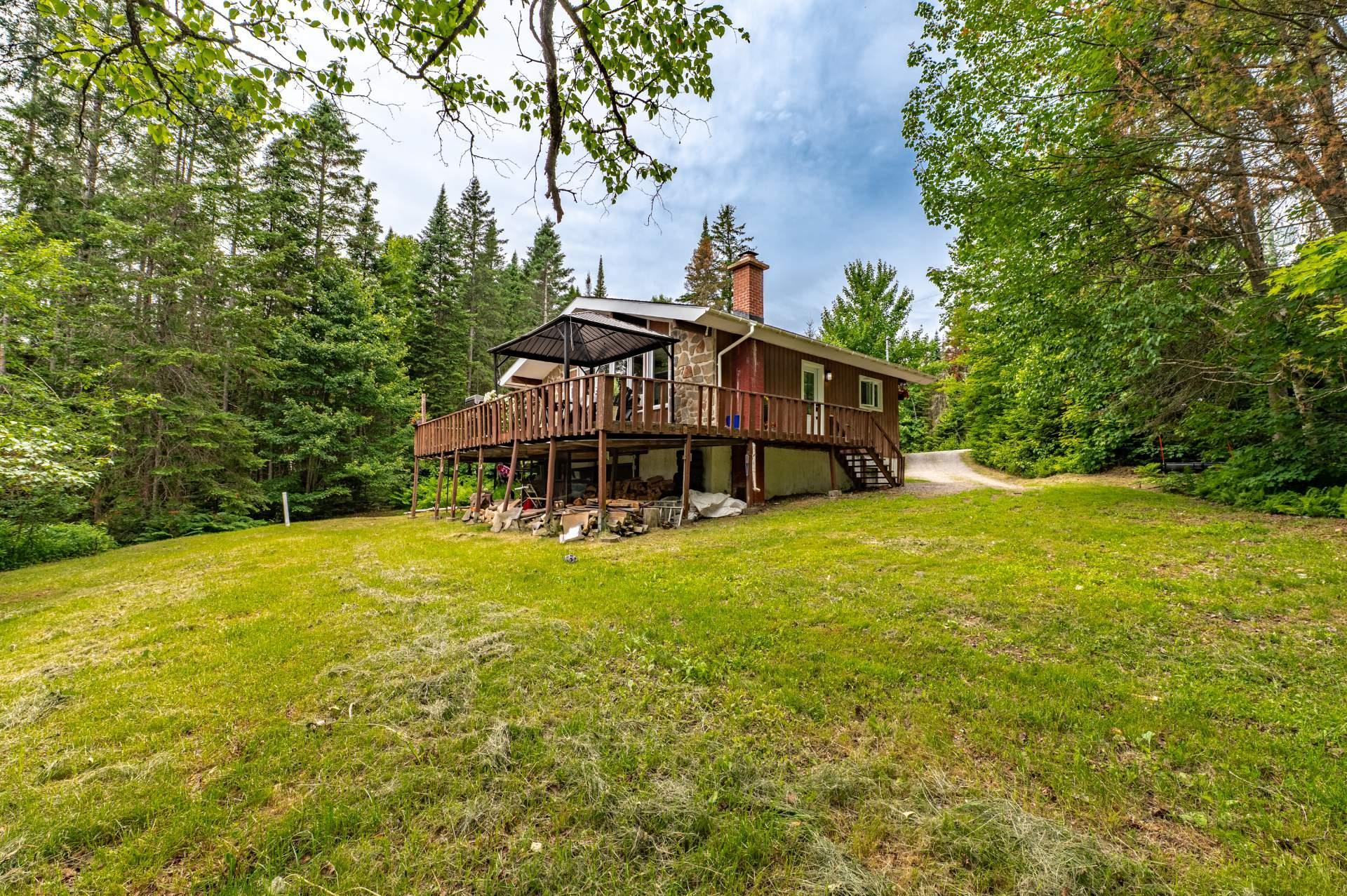 









1125


Ch. du Mont-Arpin

,
Sainte-Agathe-des-Monts,




QC
J8C0N1

