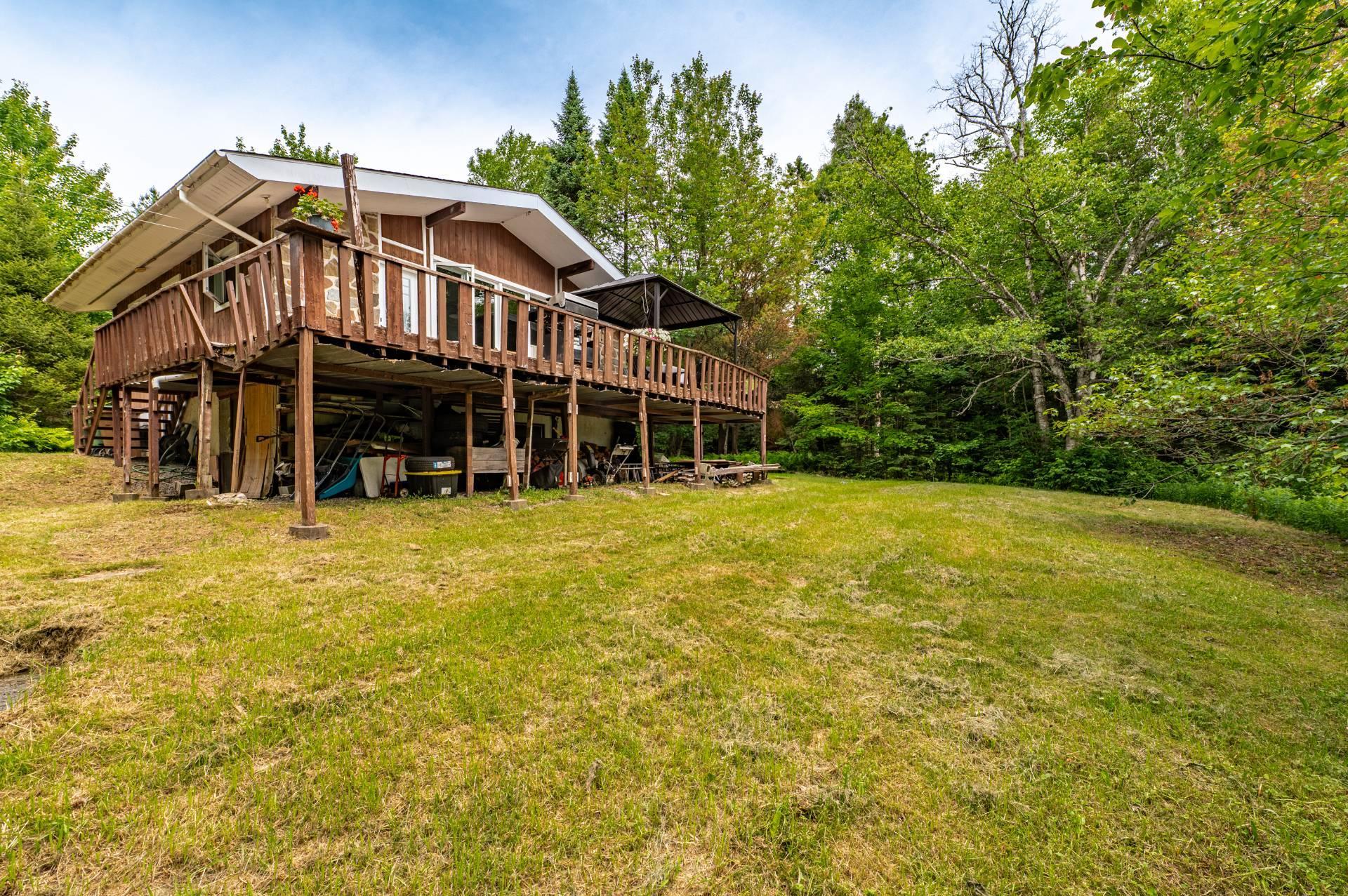 









1125


Ch. du Mont-Arpin

,
Sainte-Agathe-des-Monts,




QC
J8C0N1

