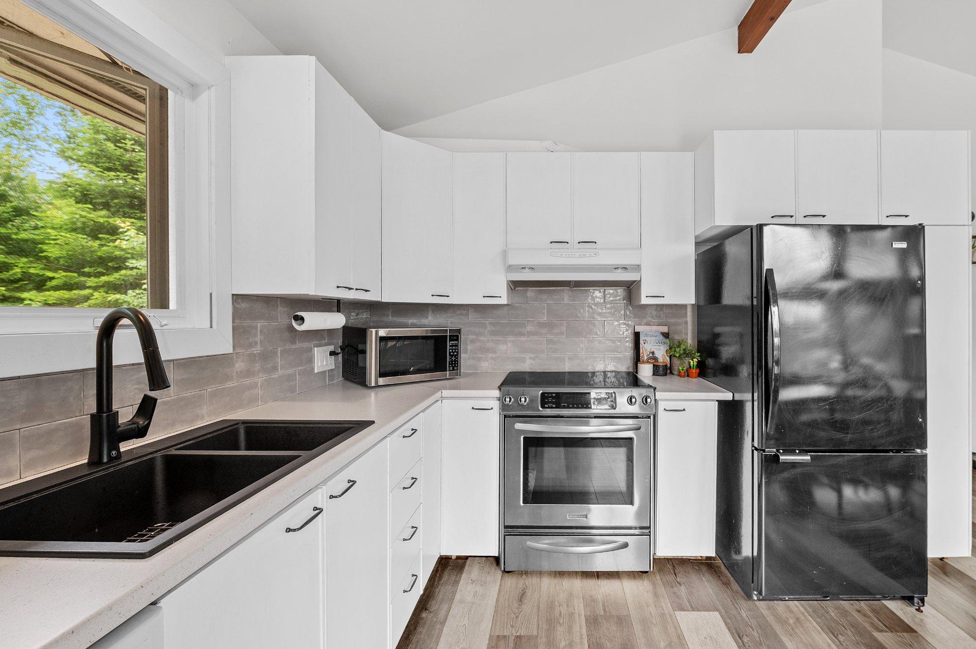 









1125


Ch. du Mont-Arpin

,
Sainte-Agathe-des-Monts,




QC
J8C0N1


