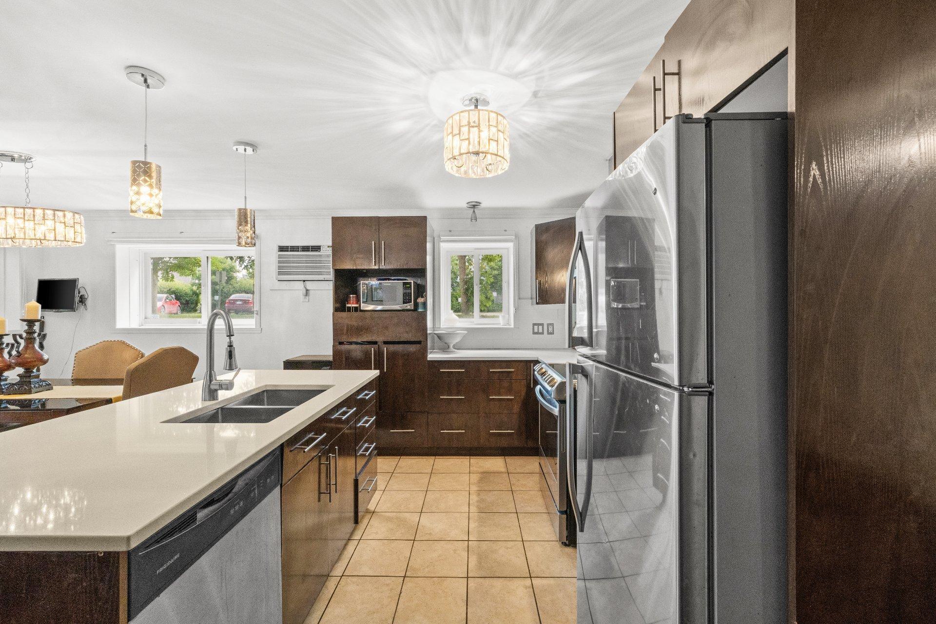 









1260


Rue François-Corbeil

, 101,
Terrebonne (Terrebonne),




QC
J6W6G8

