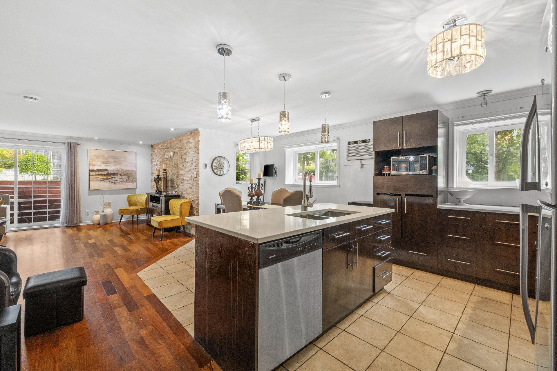 









1260


Rue François-Corbeil

, 101,
Terrebonne (Terrebonne),




QC
J6W6G8

