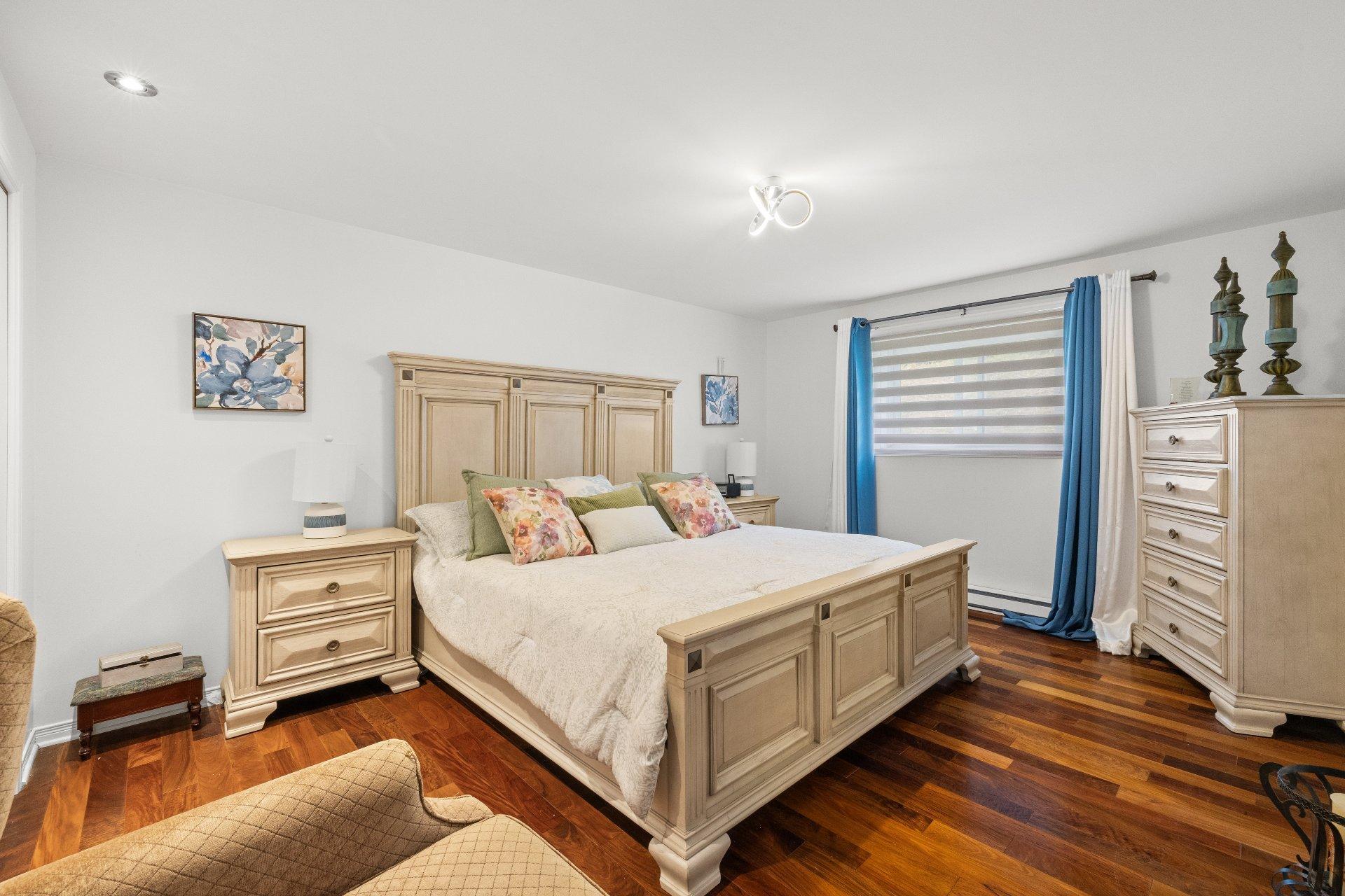 









1260


Rue François-Corbeil

, 101,
Terrebonne (Terrebonne),




QC
J6W6G8

