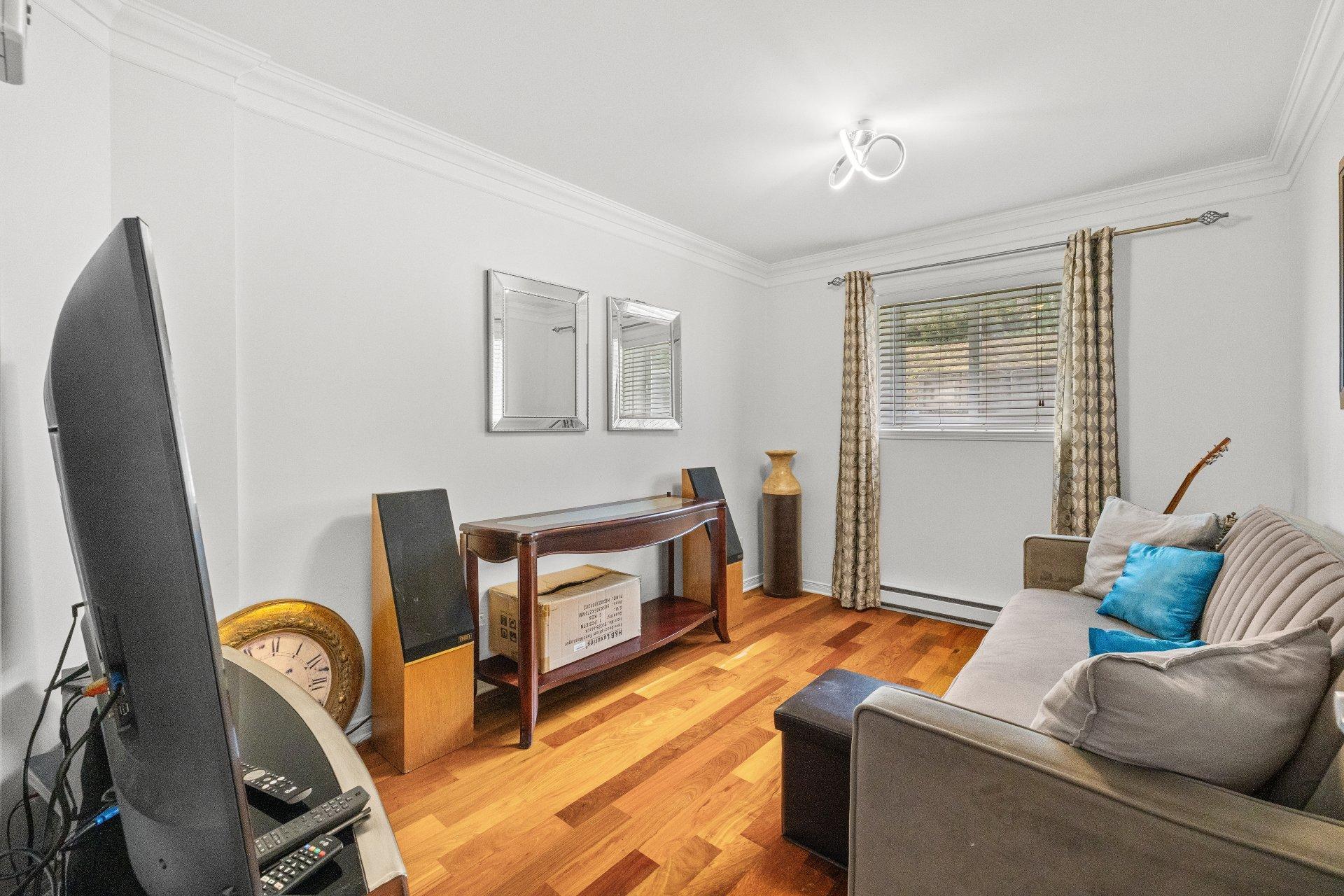 









1260


Rue François-Corbeil

, 101,
Terrebonne (Terrebonne),




QC
J6W6G8


