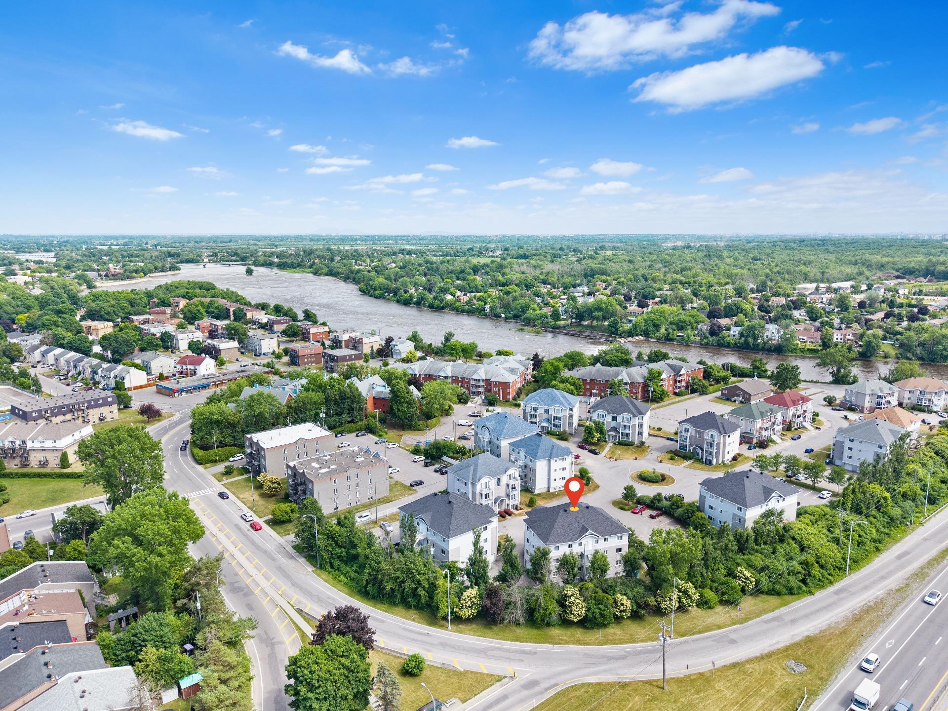 









1260


Rue François-Corbeil

, 101,
Terrebonne (Terrebonne),




QC
J6W6G8

