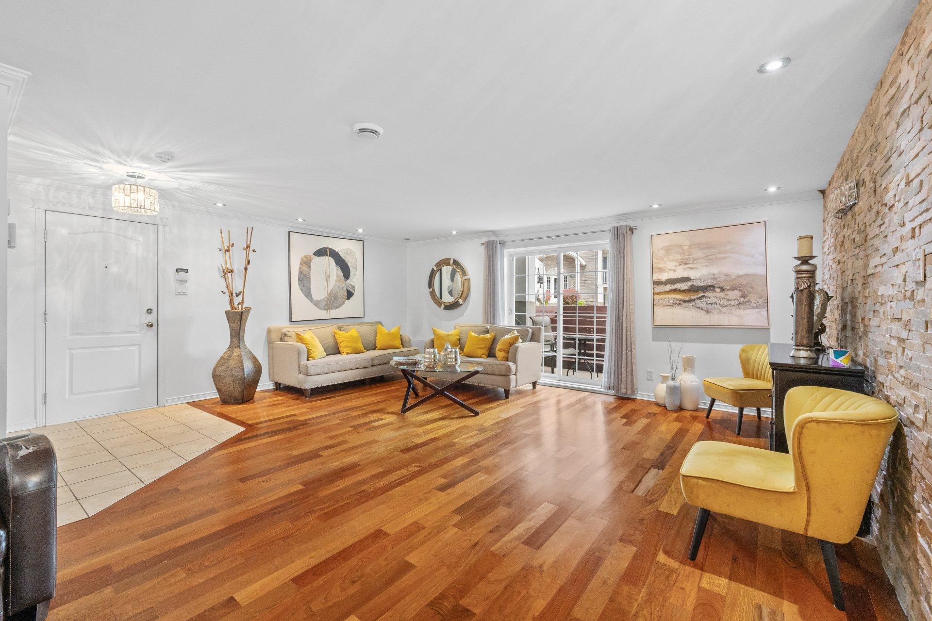 









1260


Rue François-Corbeil

, 101,
Terrebonne (Terrebonne),




QC
J6W6G8

