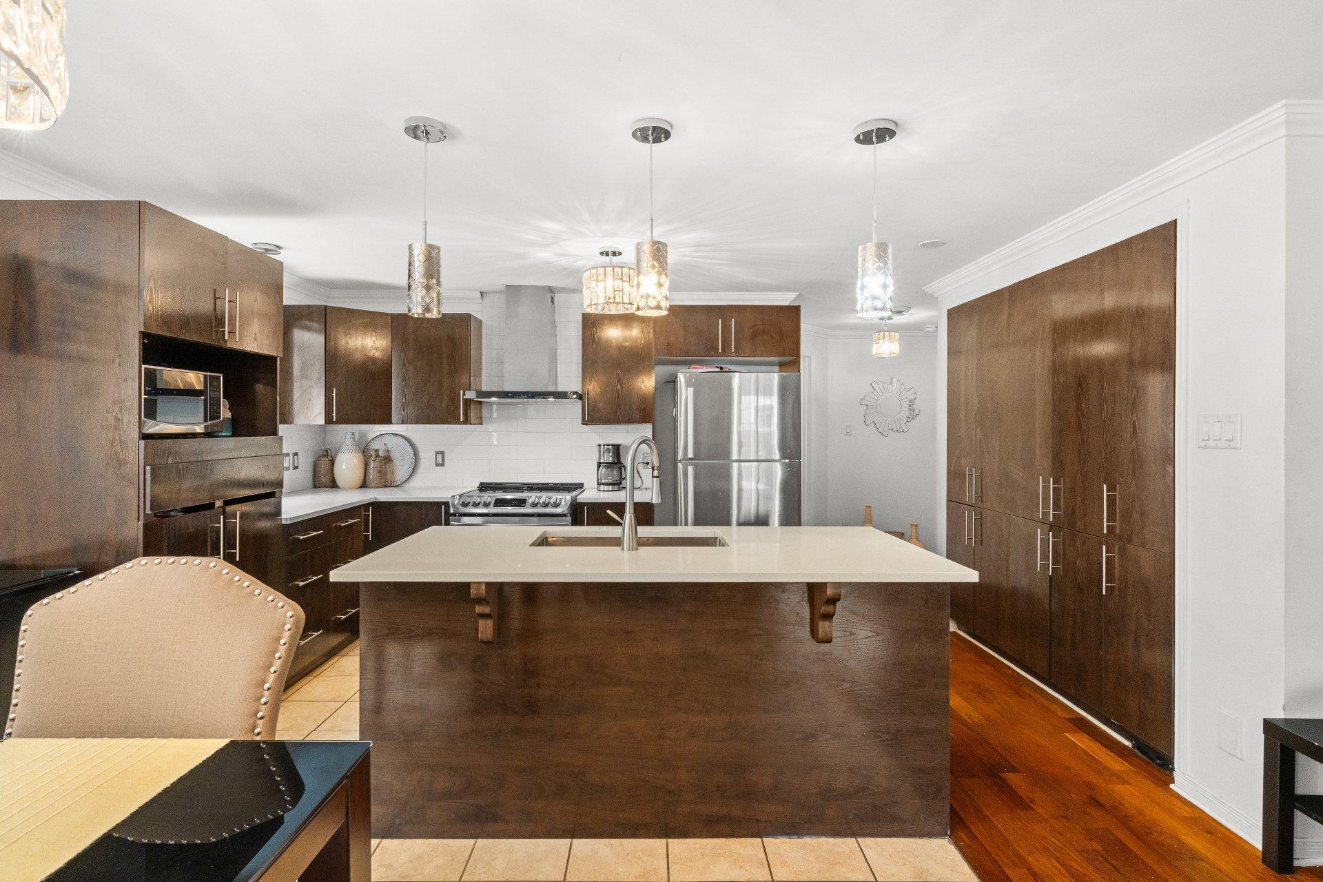 









1260


Rue François-Corbeil

, 101,
Terrebonne (Terrebonne),




QC
J6W6G8

