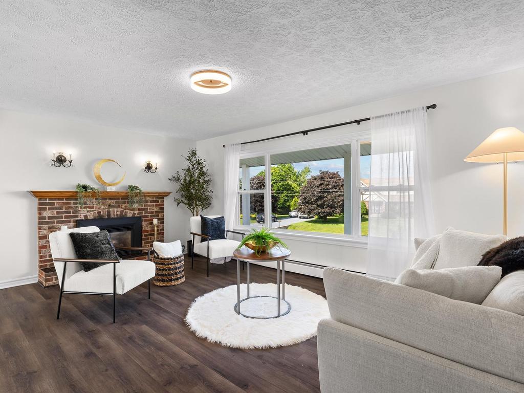 












151 Cathy Drive

,
Cornwall,




PE
C1A 1H8

