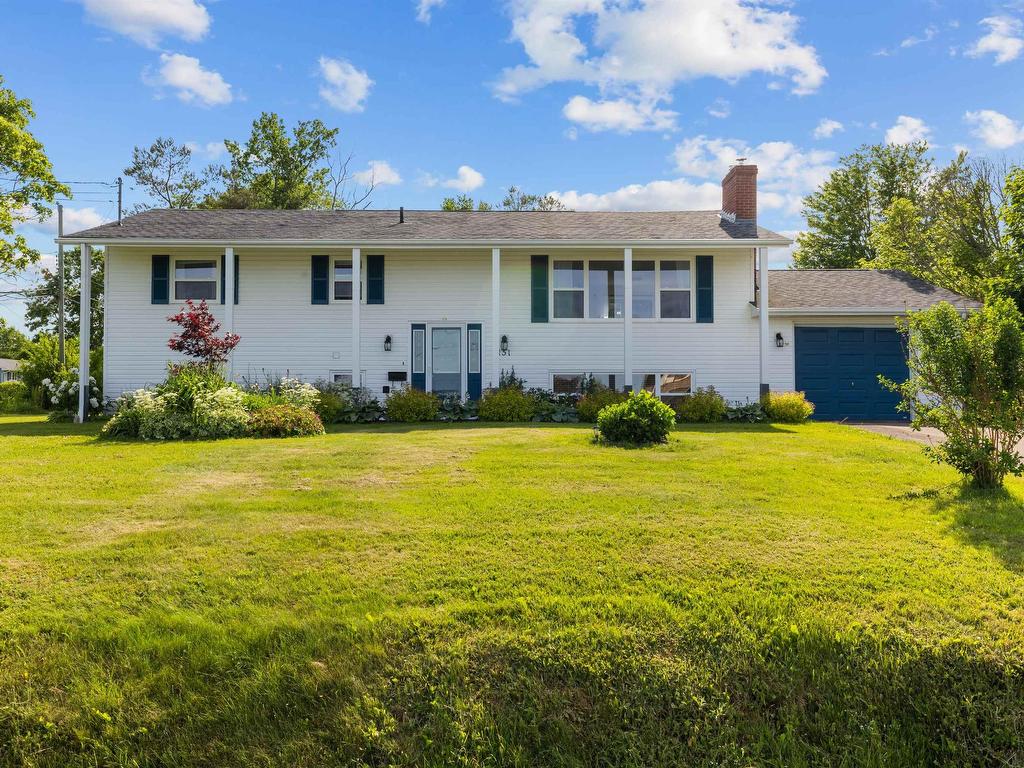 












151 Cathy Drive

,
Cornwall,




PE
C1A 1H8

