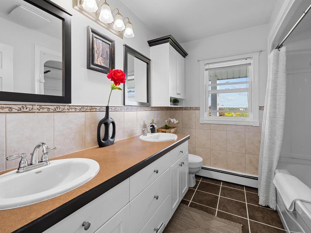 












151 Cathy Drive

,
Cornwall,




PE
C1A 1H8

