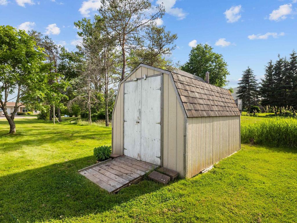 












151 Cathy Drive

,
Cornwall,




PE
C1A 1H8


