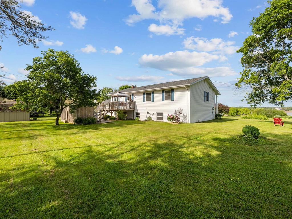 












151 Cathy Drive

,
Cornwall,




PE
C1A 1H8

