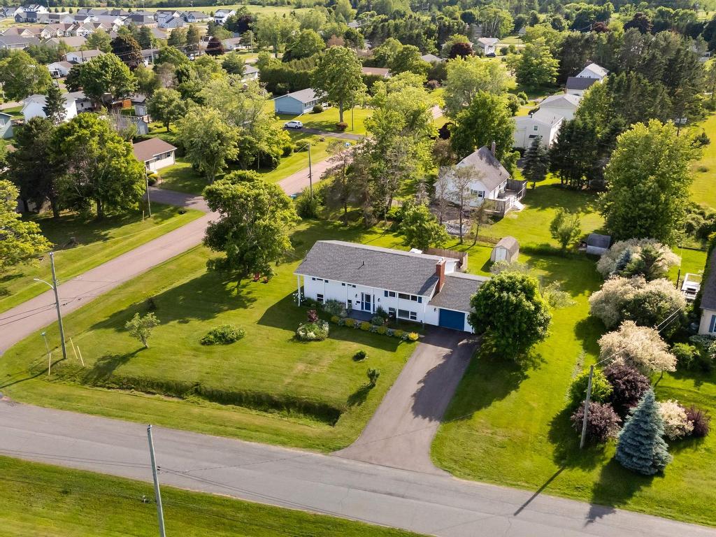 












151 Cathy Drive

,
Cornwall,




PE
C1A 1H8

