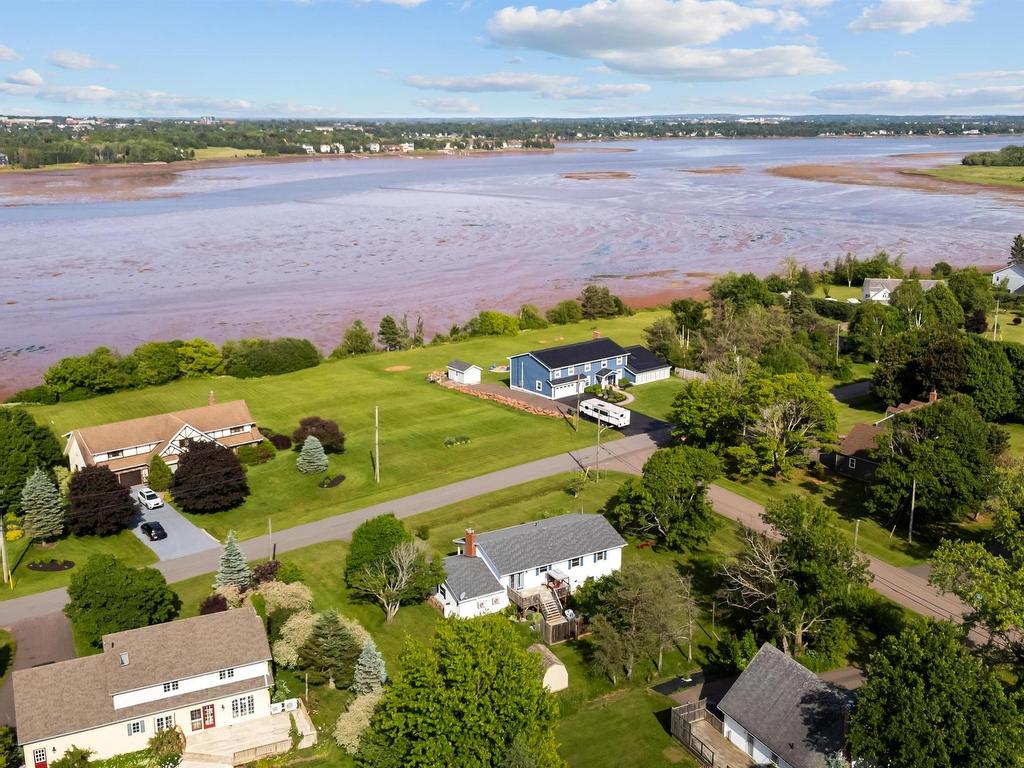 












151 Cathy Drive

,
Cornwall,




PE
C1A 1H8


