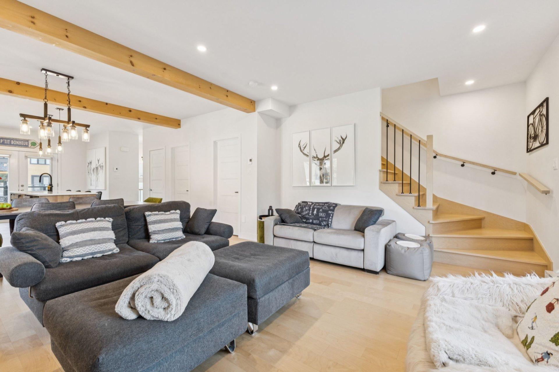 









567


Rue Charlie-Forbell

,
Mont-Tremblant,




QC
J8E2M4

