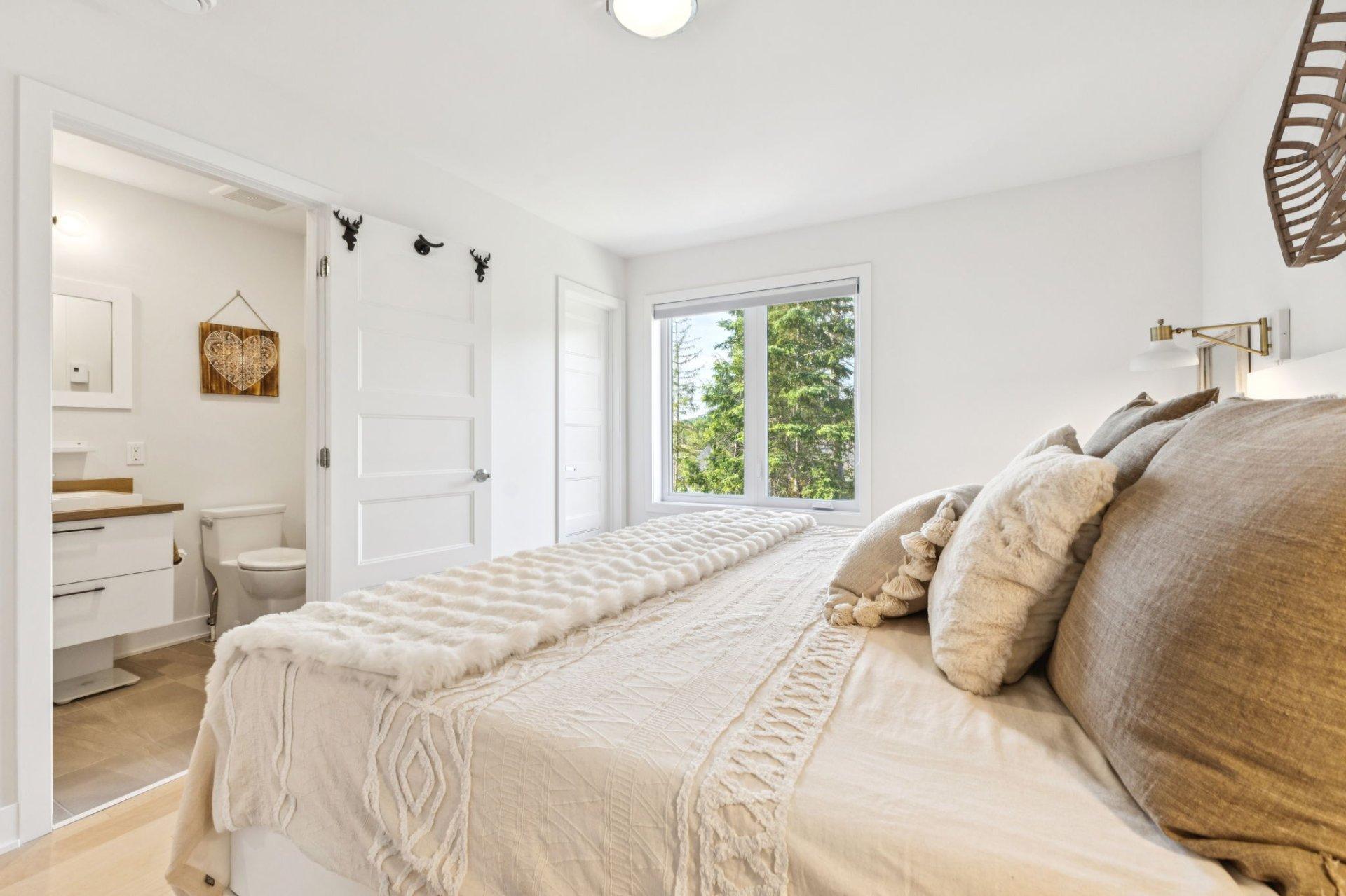 









567


Rue Charlie-Forbell

,
Mont-Tremblant,




QC
J8E2M4

