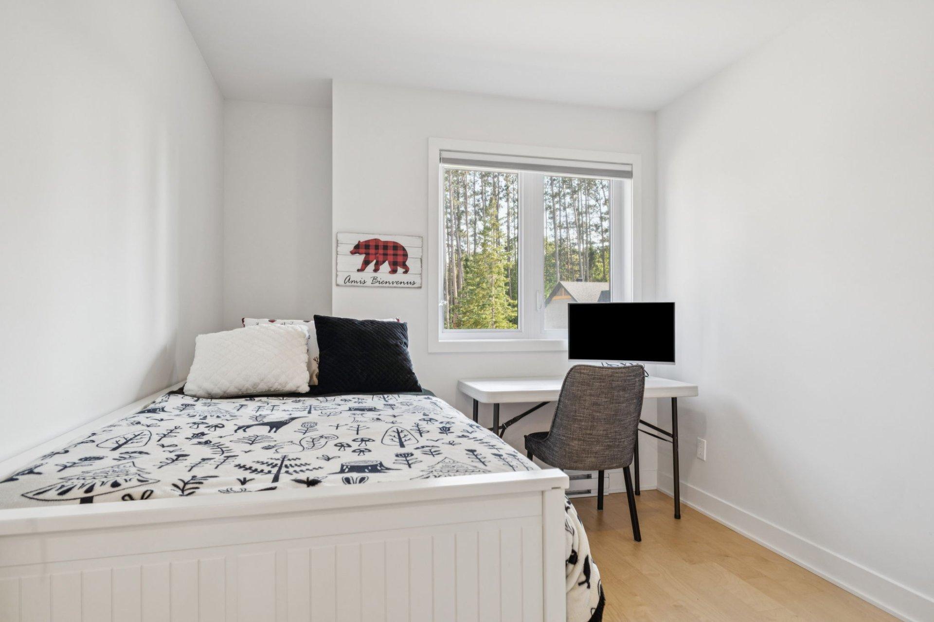 









567


Rue Charlie-Forbell

,
Mont-Tremblant,




QC
J8E2M4

