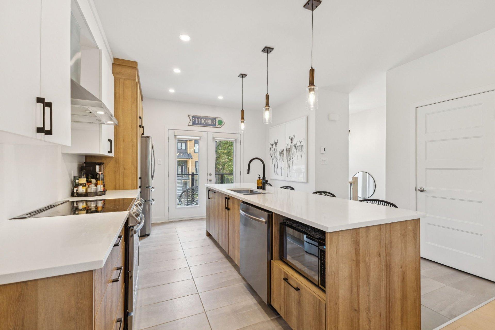 









567


Rue Charlie-Forbell

,
Mont-Tremblant,




QC
J8E2M4

