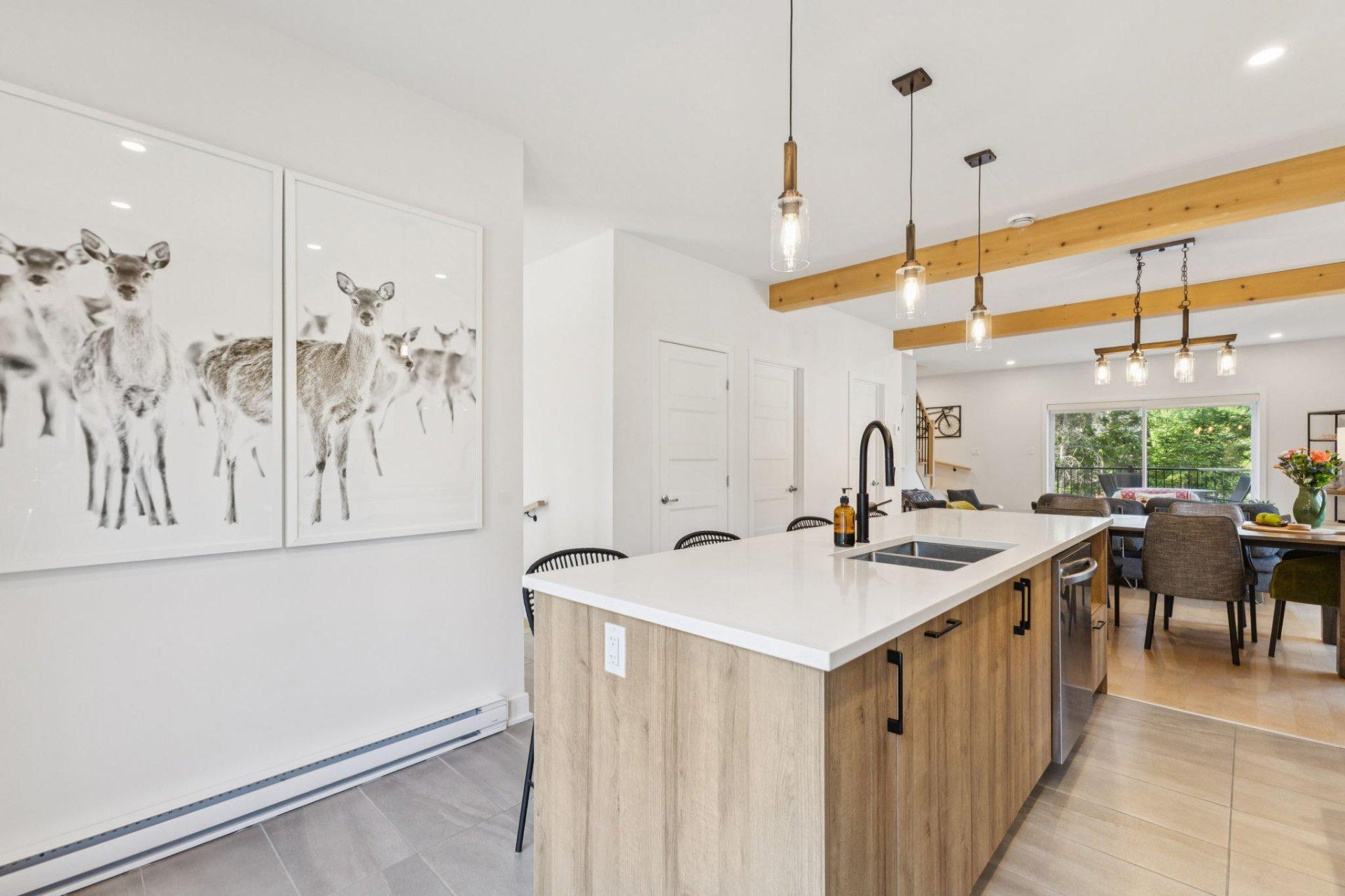 









567


Rue Charlie-Forbell

,
Mont-Tremblant,




QC
J8E2M4

