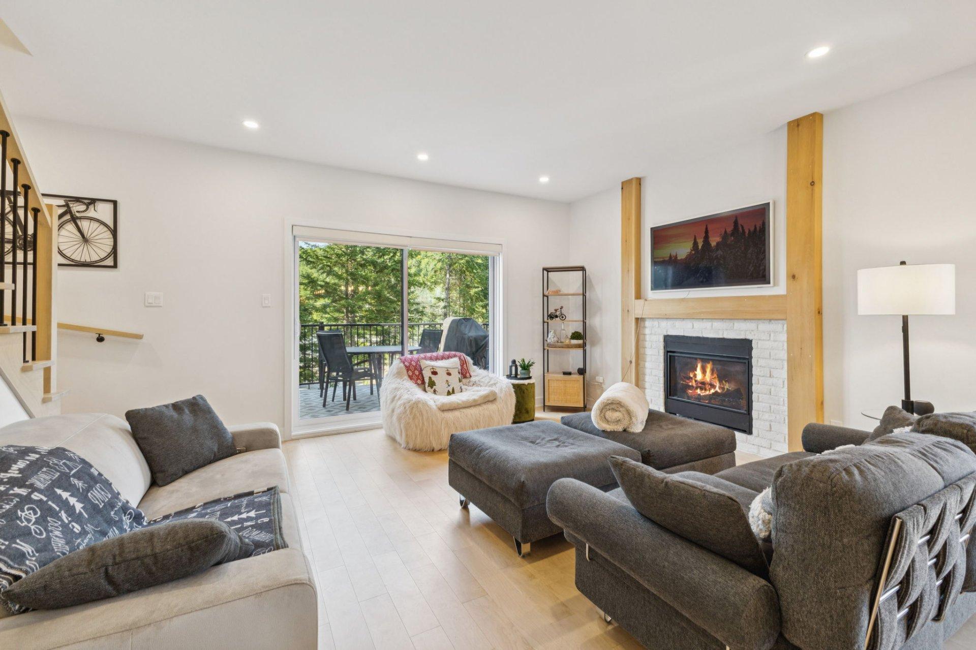 









567


Rue Charlie-Forbell

,
Mont-Tremblant,




QC
J8E2M4

