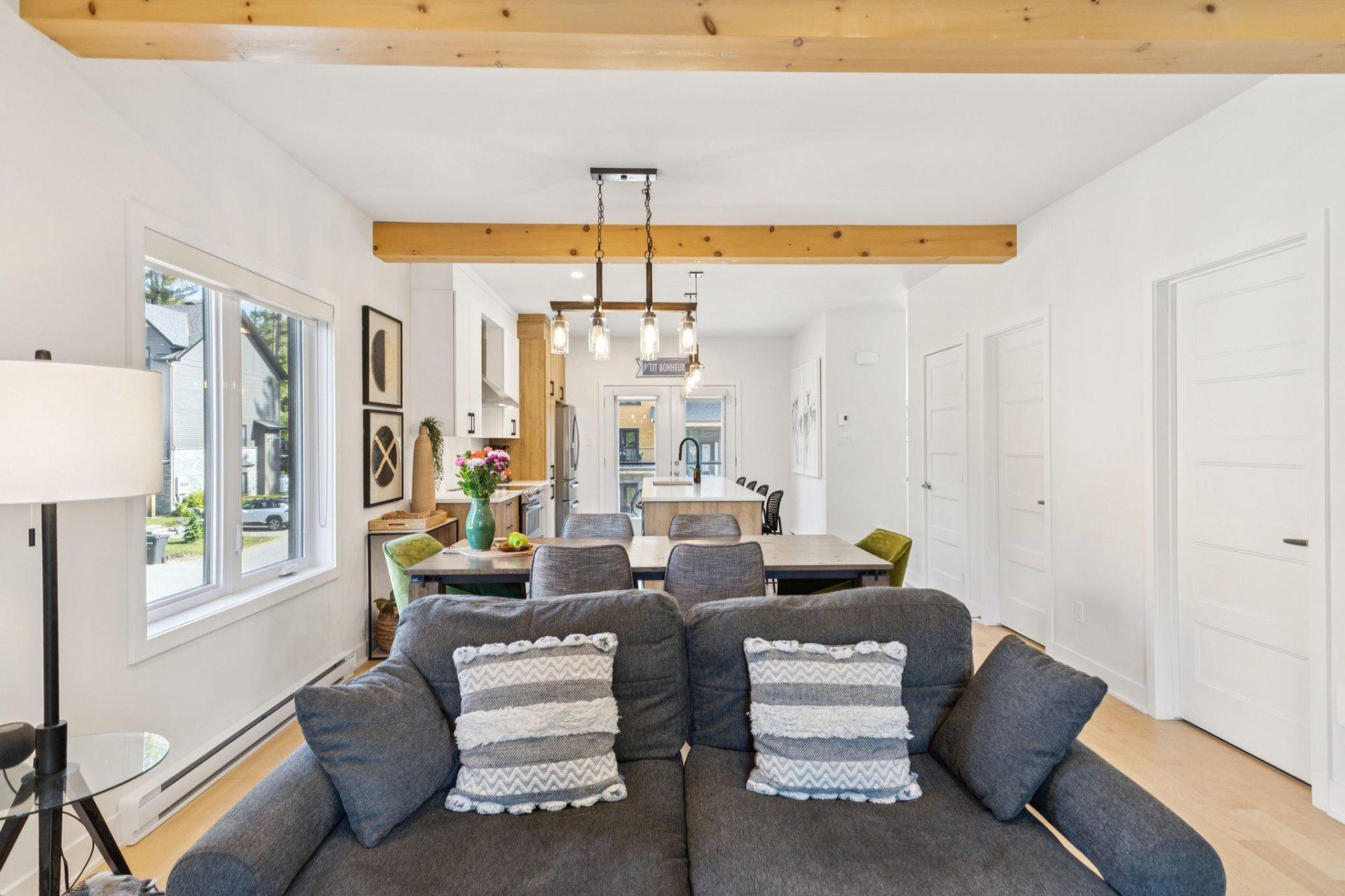 









567


Rue Charlie-Forbell

,
Mont-Tremblant,




QC
J8E2M4

