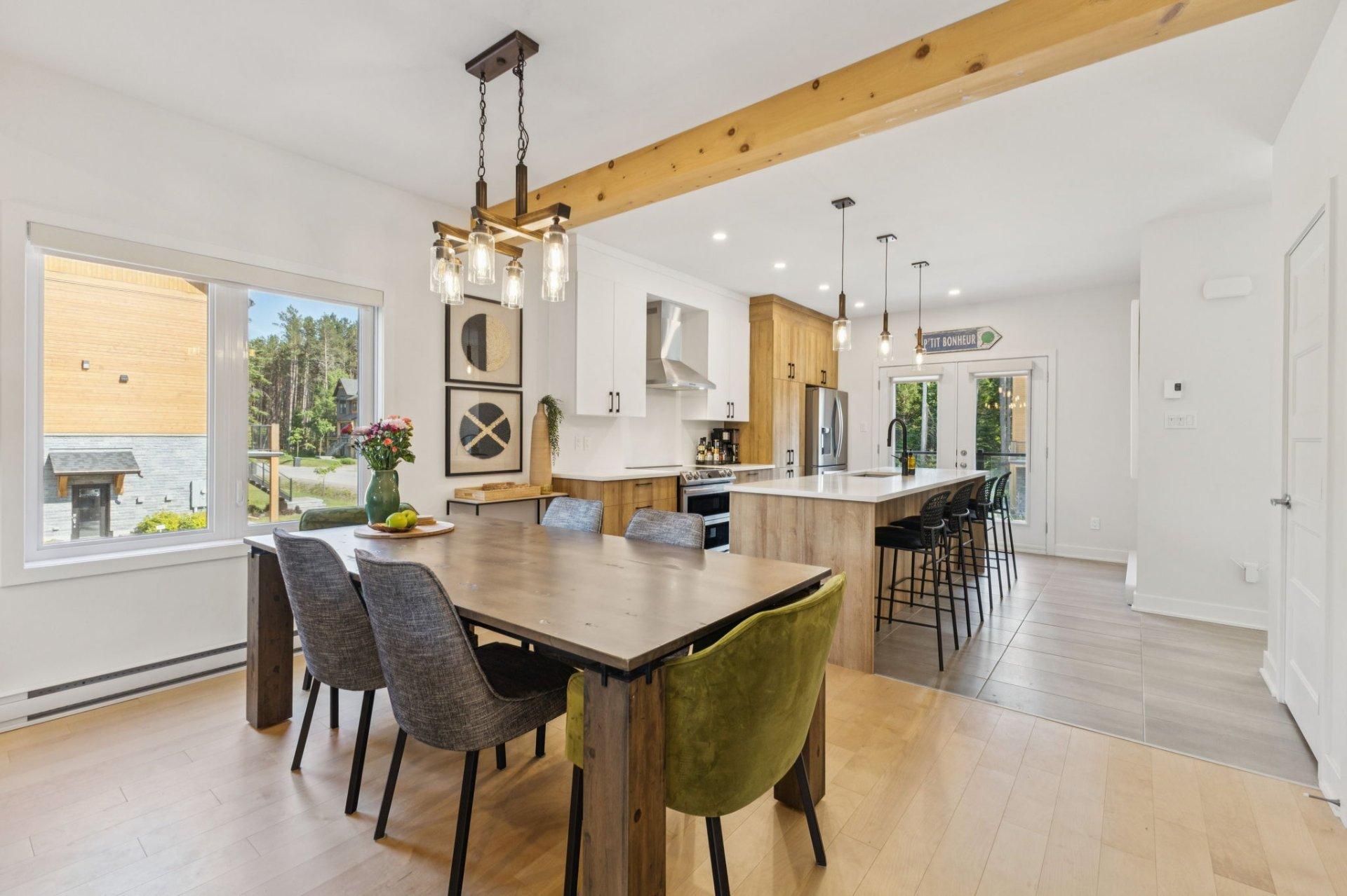 









567


Rue Charlie-Forbell

,
Mont-Tremblant,




QC
J8E2M4

