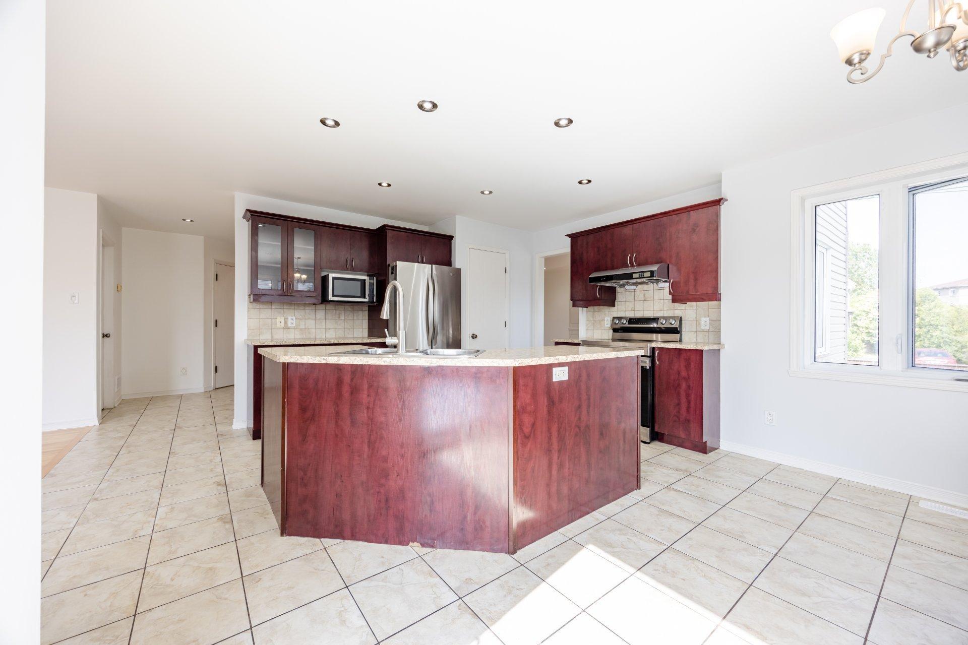 









125


Rue des Cascades

,
Vaudreuil-Dorion,




QC
J7V0L3

