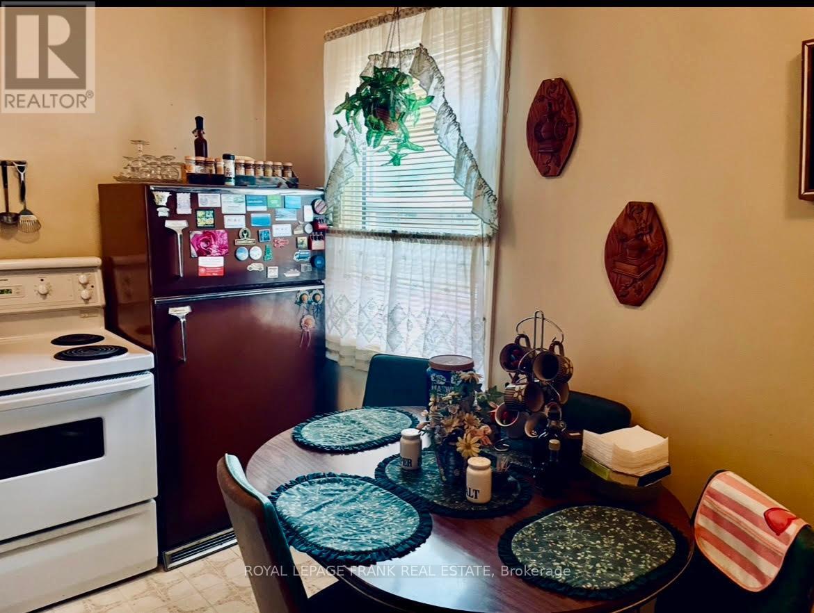 












541 MCKELLAR STREET

,
Peterborough South (West),




Ontario
K9J1R1

