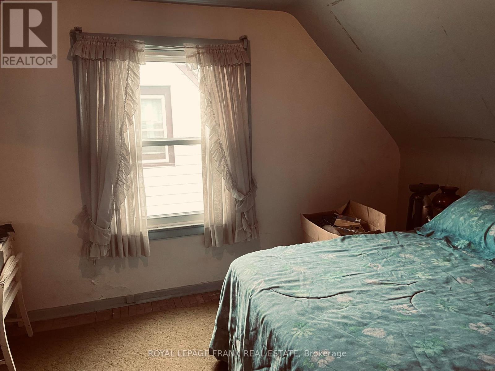 












541 MCKELLAR STREET

,
Peterborough South (West),




Ontario
K9J1R1

