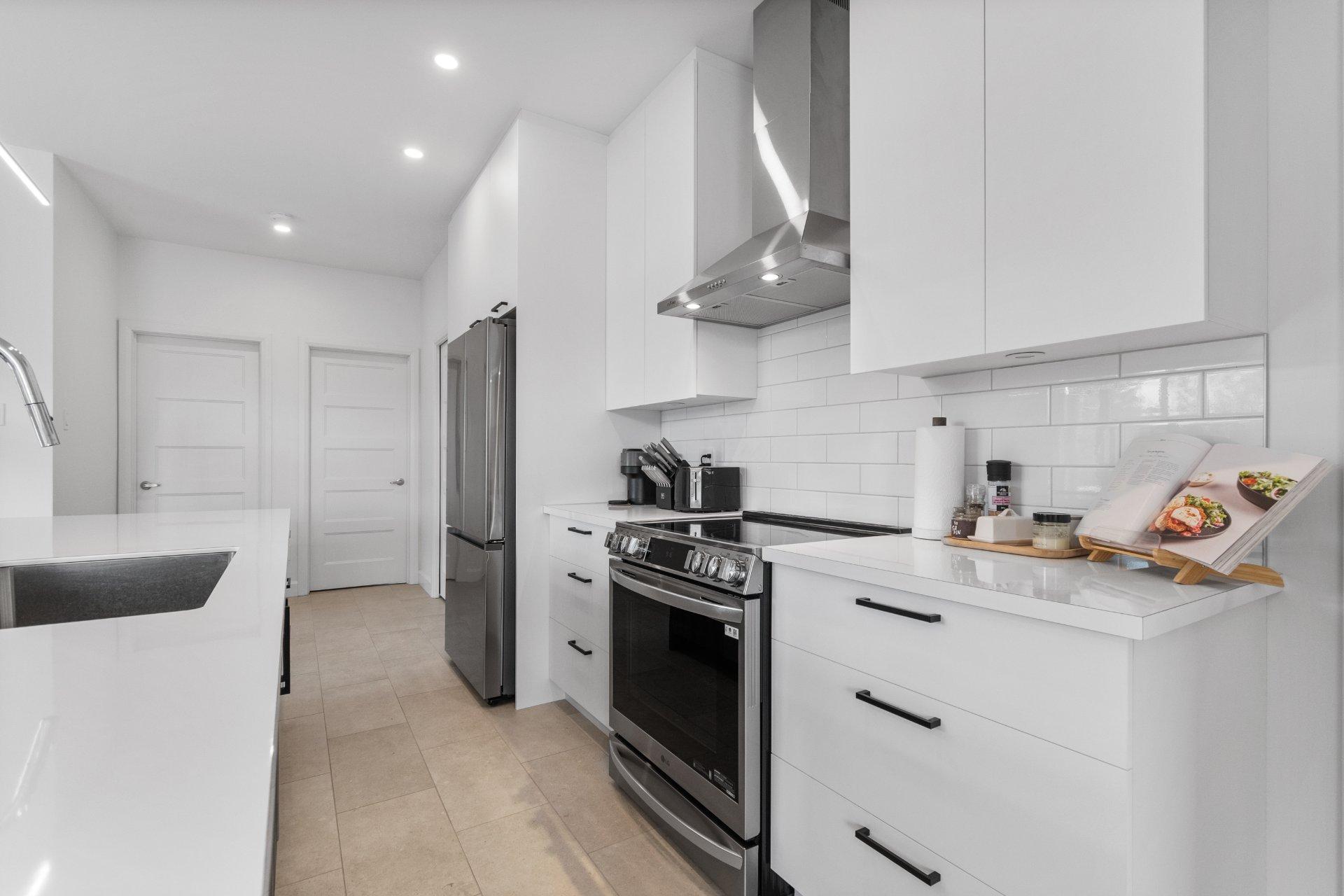









387


Route 273

, 3,
Saint-Apollinaire,




QC
G0S2E0

