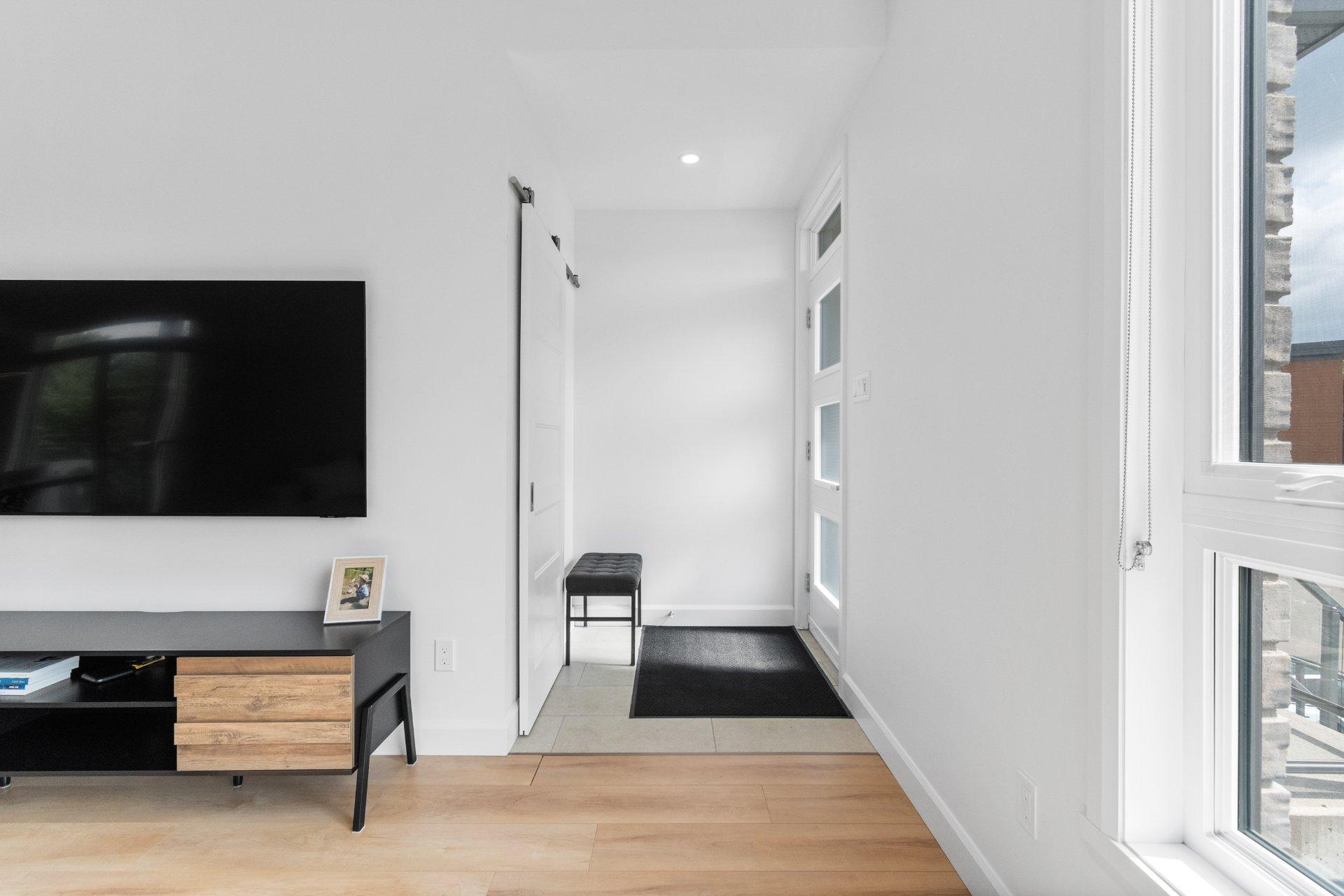 









387


Route 273

, 3,
Saint-Apollinaire,




QC
G0S2E0

