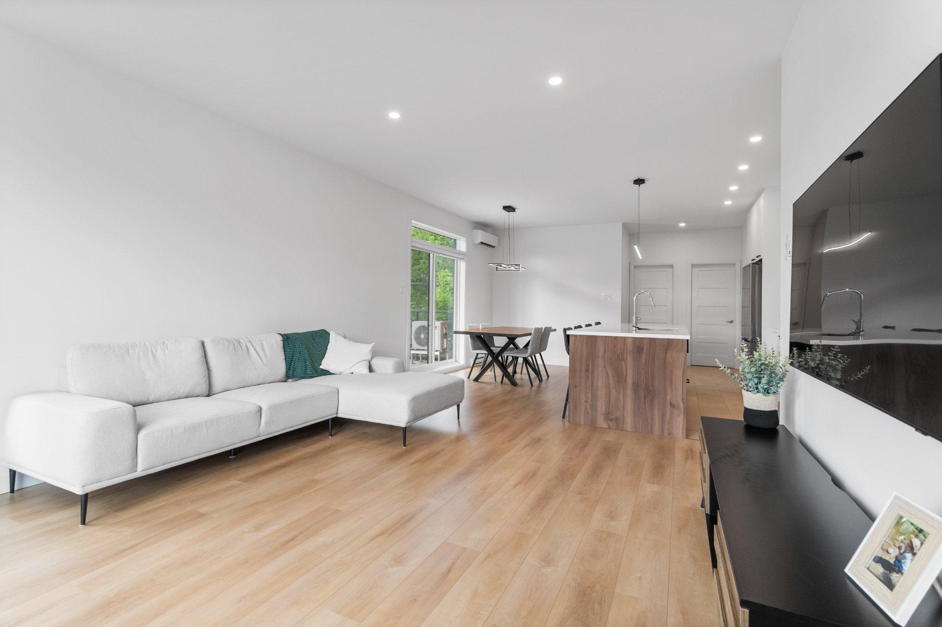 









387


Route 273

, 3,
Saint-Apollinaire,




QC
G0S2E0

