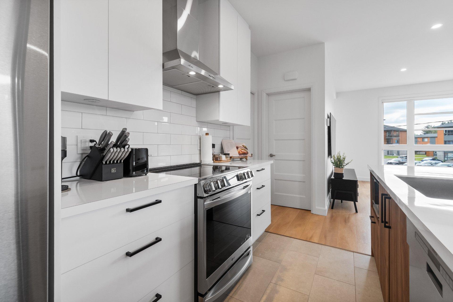 









387


Route 273

, 3,
Saint-Apollinaire,




QC
G0S2E0

