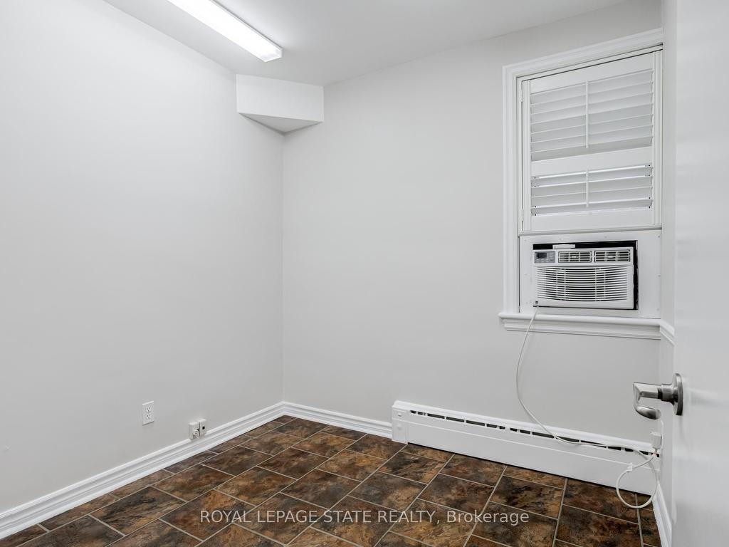 









15


Empress

Avenue,
Hamilton,




ON
L9A 1M1

