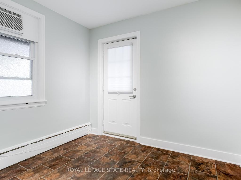 









15


Empress

Avenue,
Hamilton,




ON
L9A 1M1

