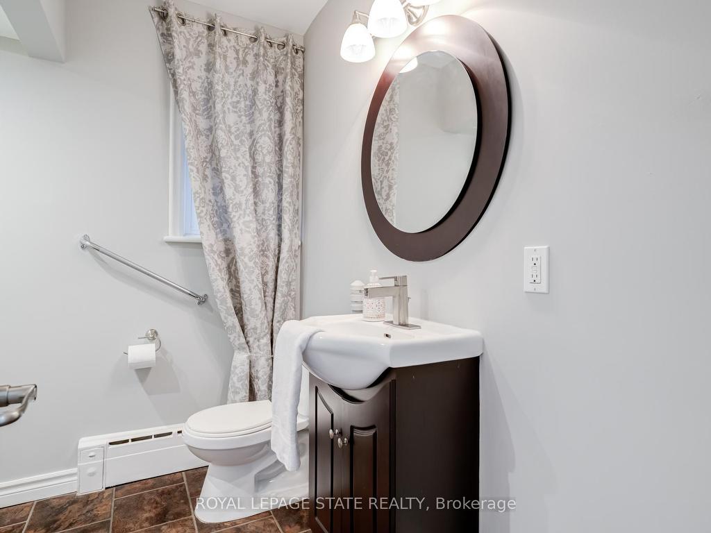 









15


Empress

Avenue,
Hamilton,




ON
L9A 1M1

